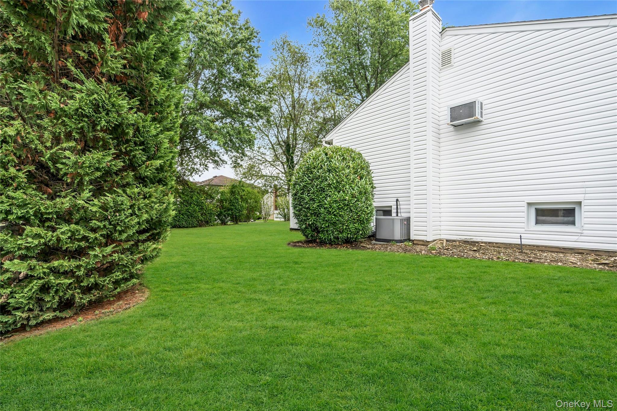 34 Julliard Drive, Plainview, NY 11803