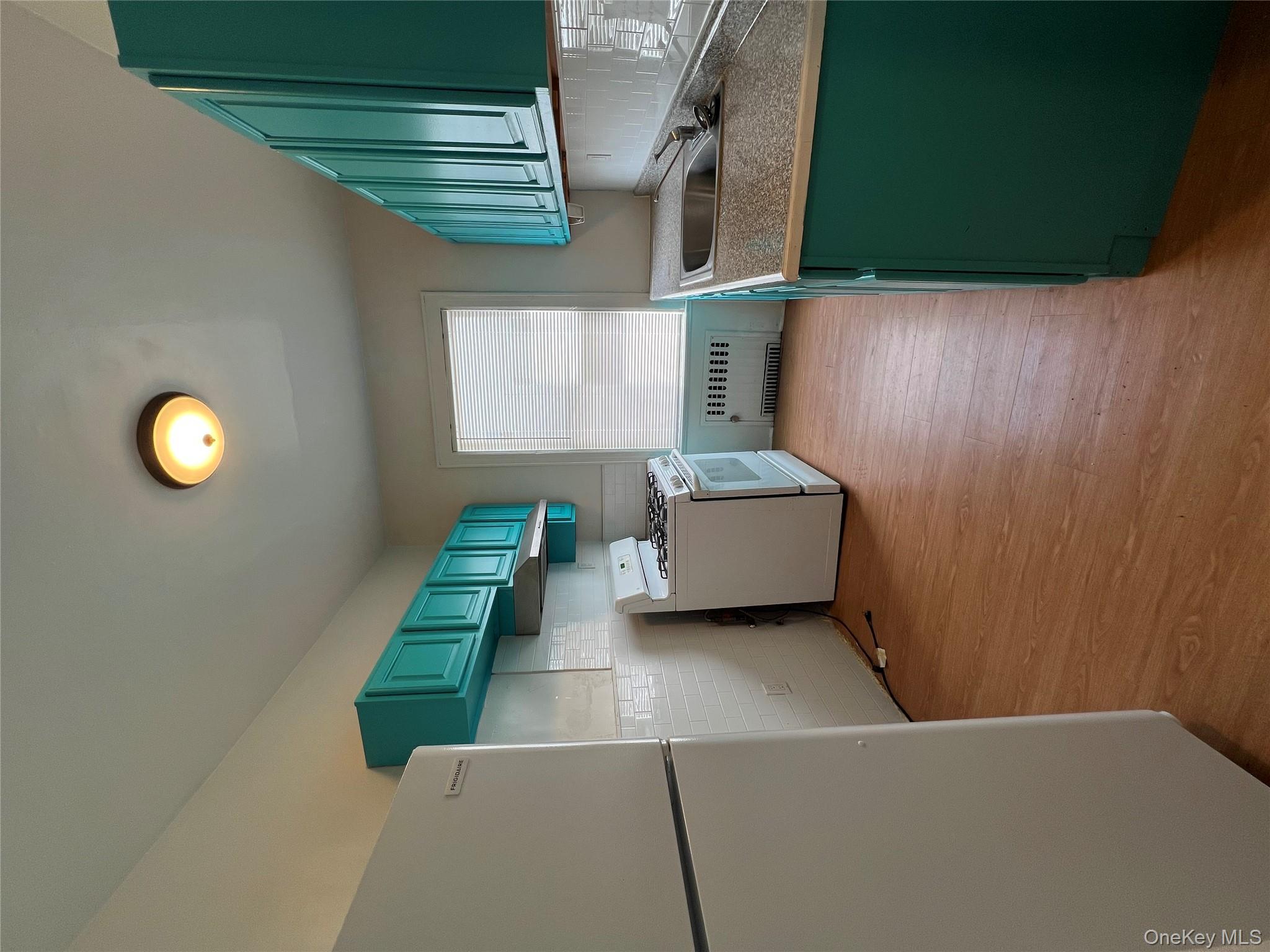 255-13 Northern Boulevard, Little Neck, NY 11362