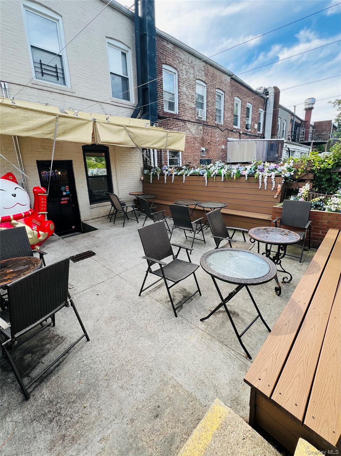 255-13 Northern Boulevard, Little Neck, NY 11362