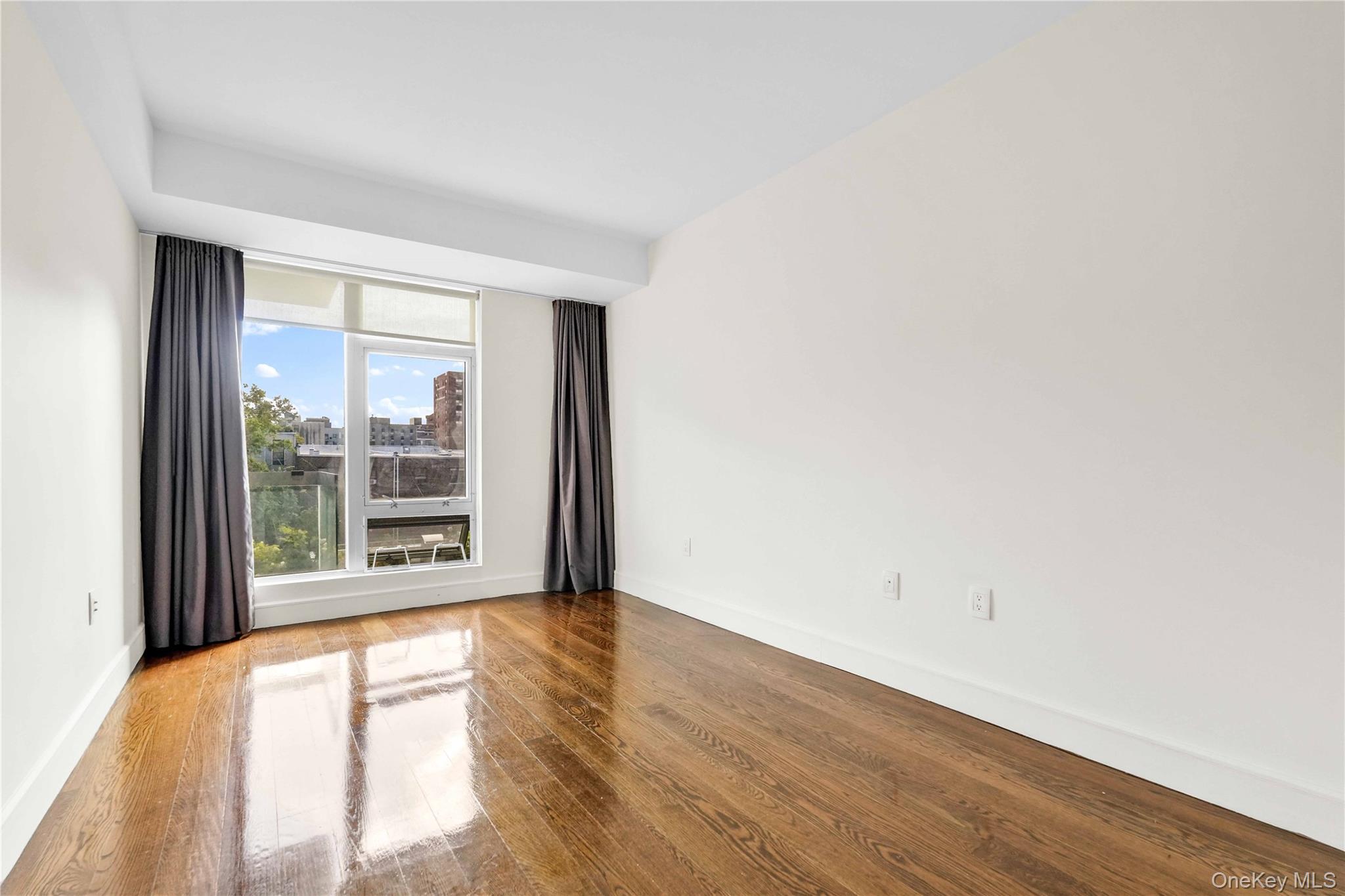 21-24 30 Avenue, Astoria, NY 11102