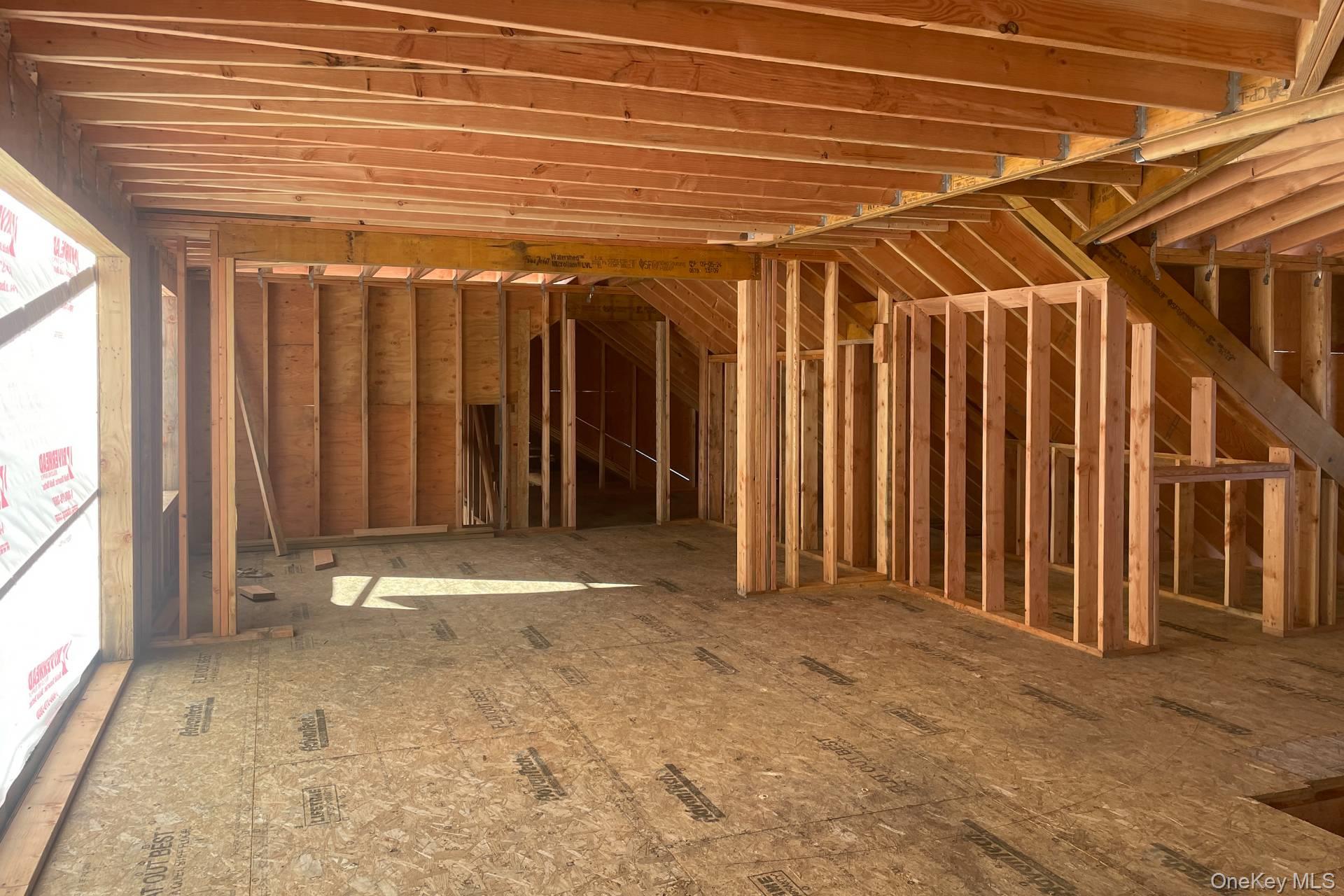 40 Quaquanantuck Lane, Quogue, NY 11959