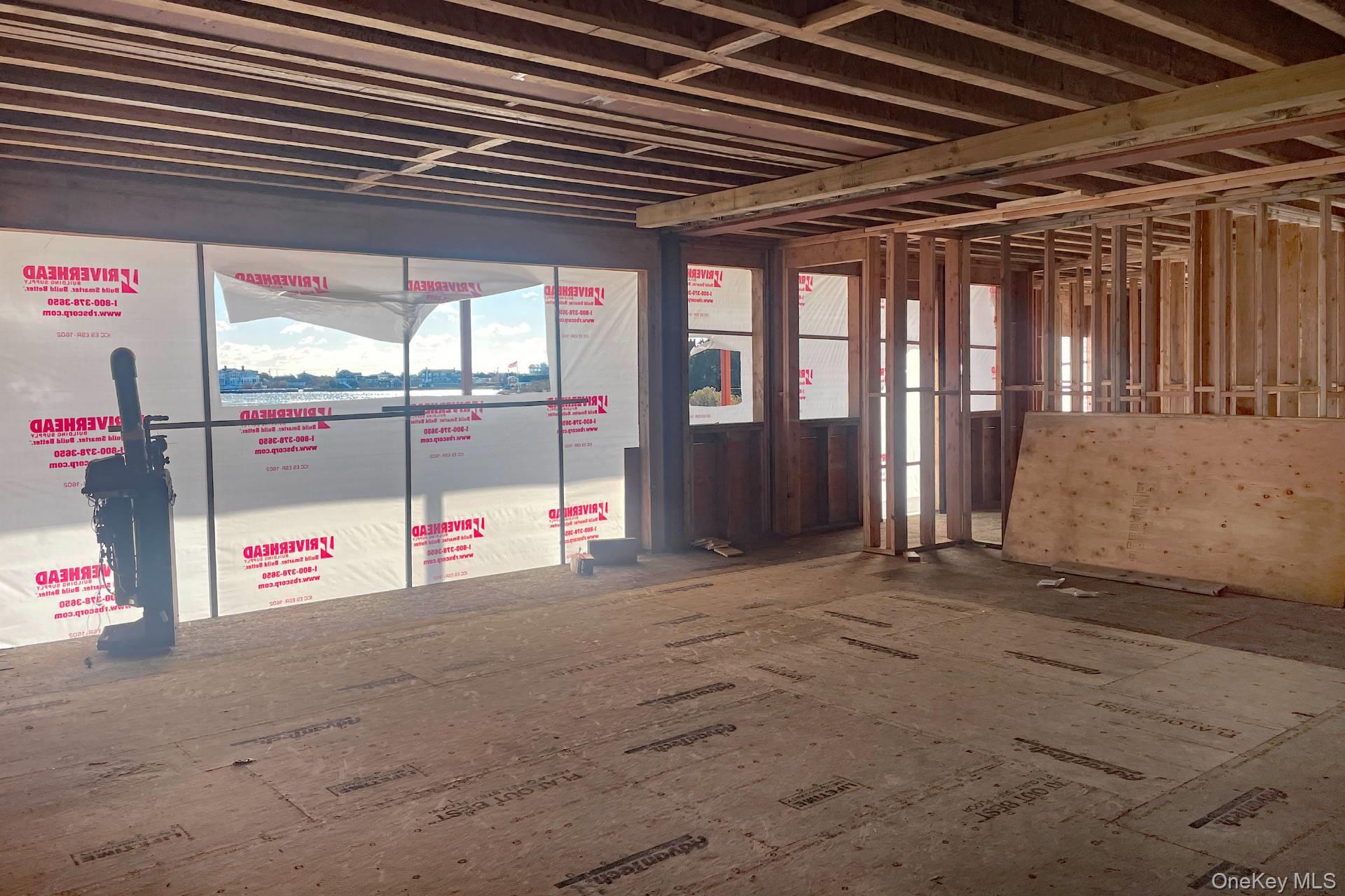 40 Quaquanantuck Lane, Quogue, NY 11959