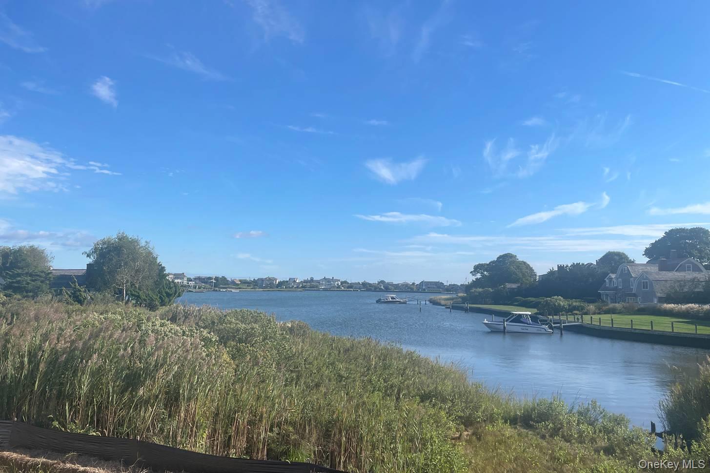 40 Quaquanantuck Lane, Quogue, NY 11959