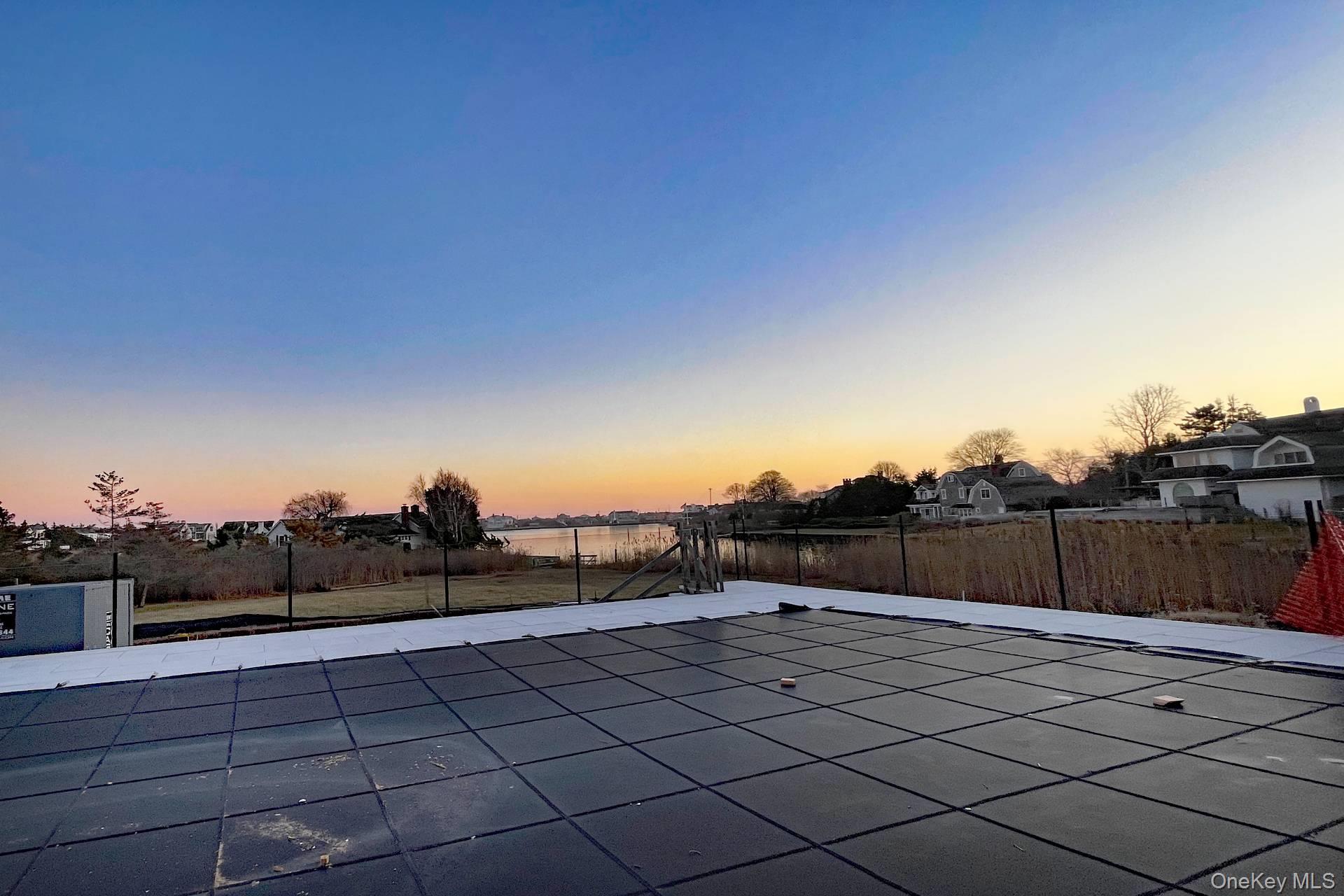 40 Quaquanantuck Lane, Quogue, NY 11959