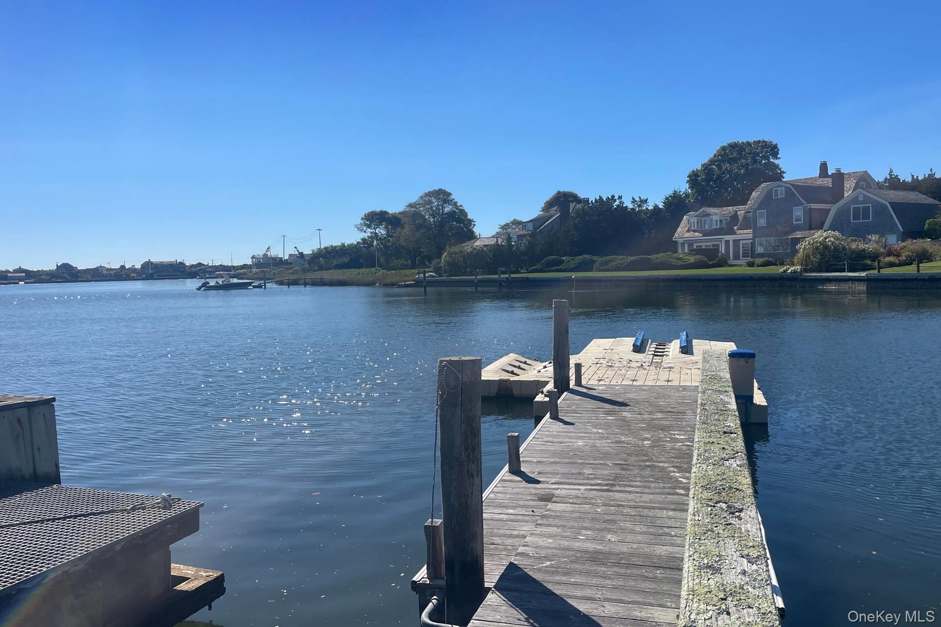 40 Quaquanantuck Lane, Quogue, NY 11959