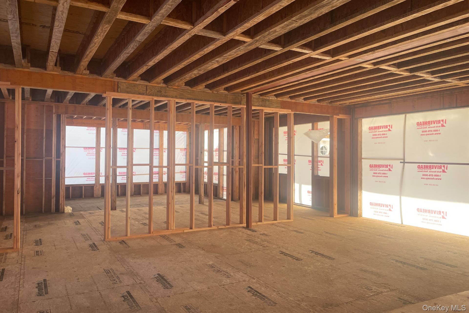 40 Quaquanantuck Lane, Quogue, NY 11959