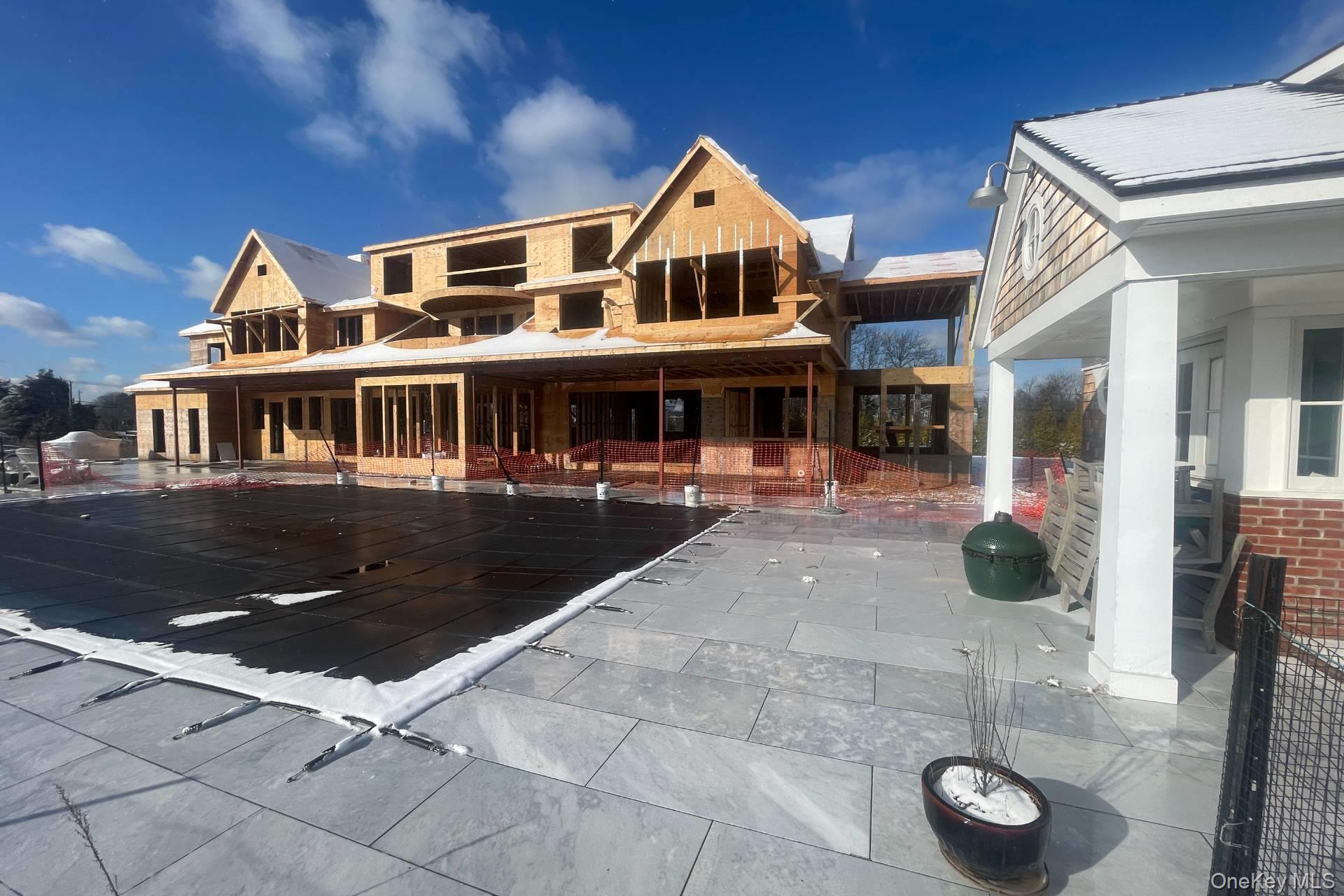 40 Quaquanantuck Lane, Quogue, NY 11959