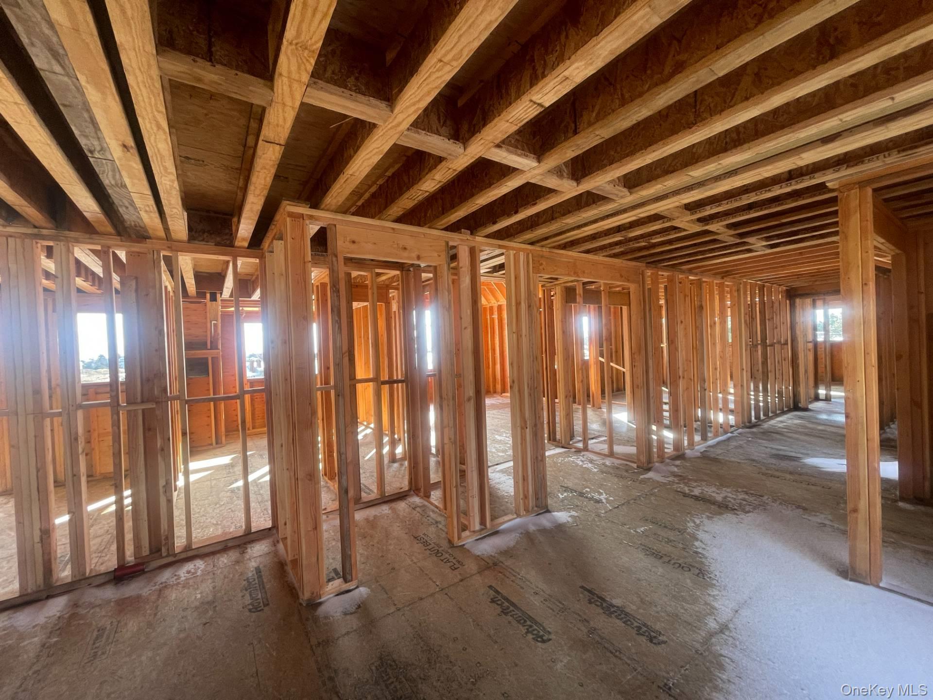 40 Quaquanantuck Lane, Quogue, NY 11959