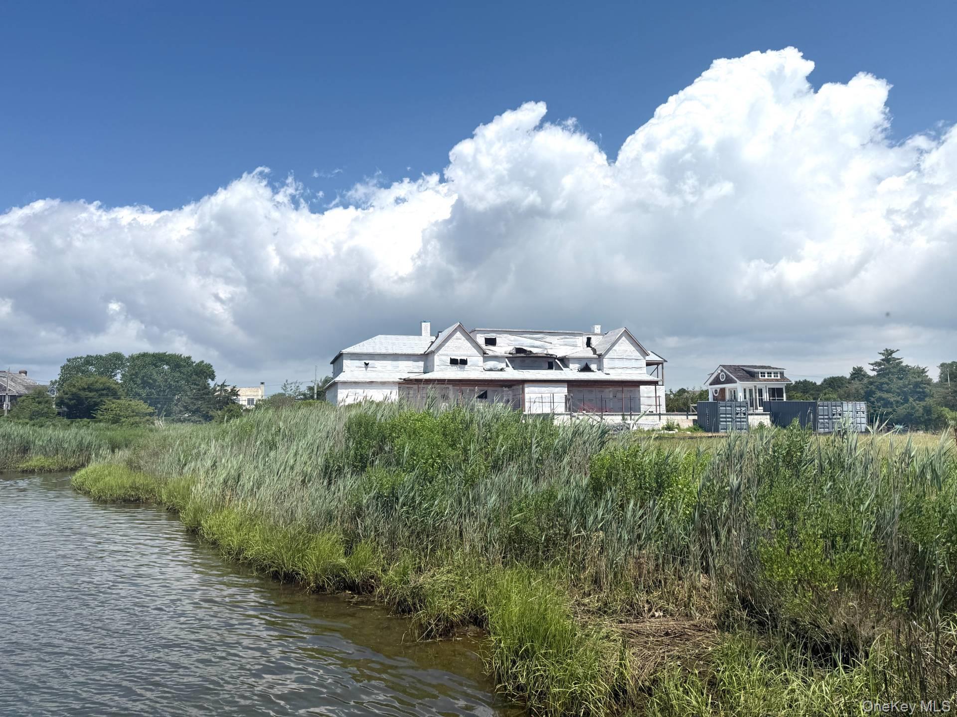 40 Quaquanantuck Lane, Quogue, NY 11959