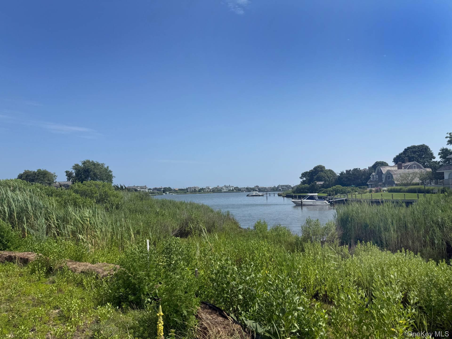 40 Quaquanantuck Lane, Quogue, NY 11959