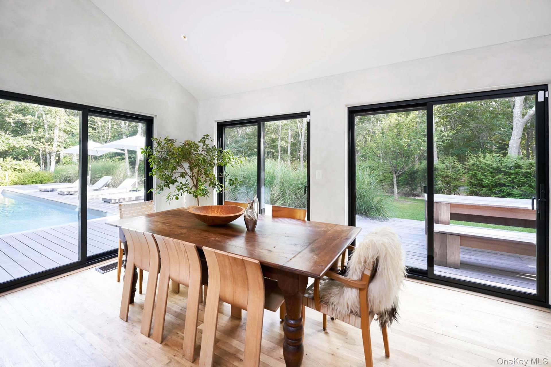 55 Longwoods Lane, East Hampton, NY 11937