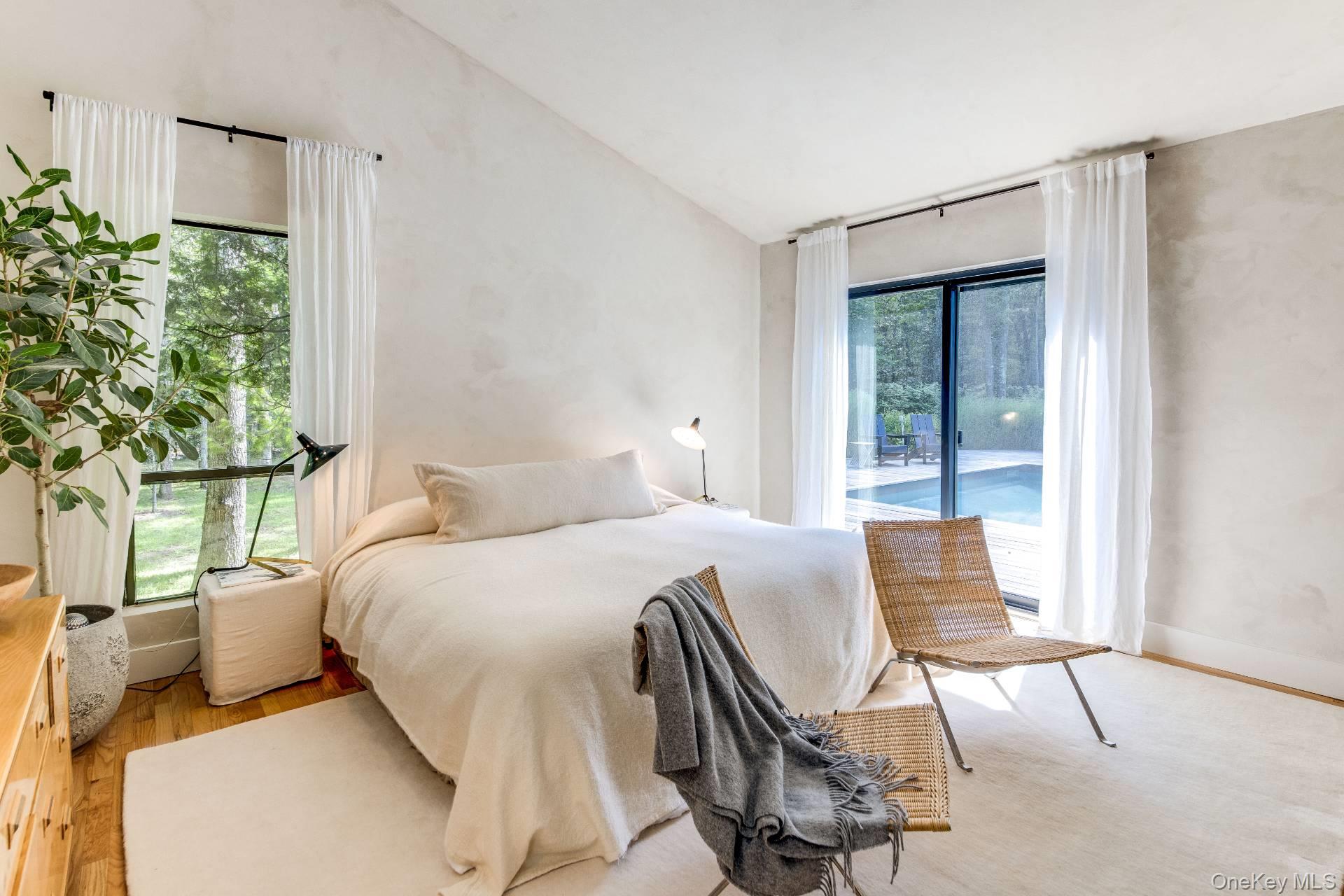 55 Longwoods Lane, East Hampton, NY 11937