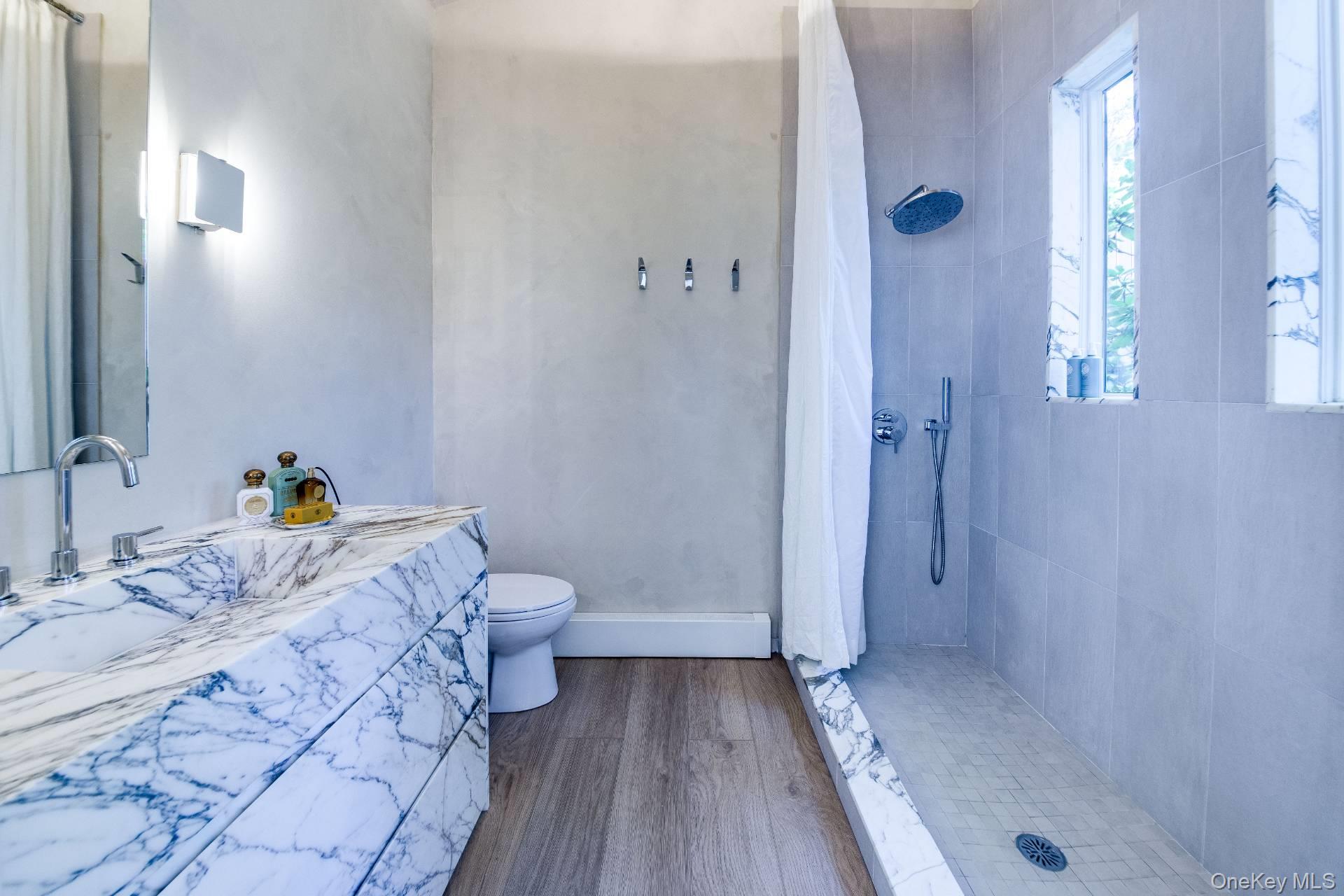 55 Longwoods Lane, East Hampton, NY 11937