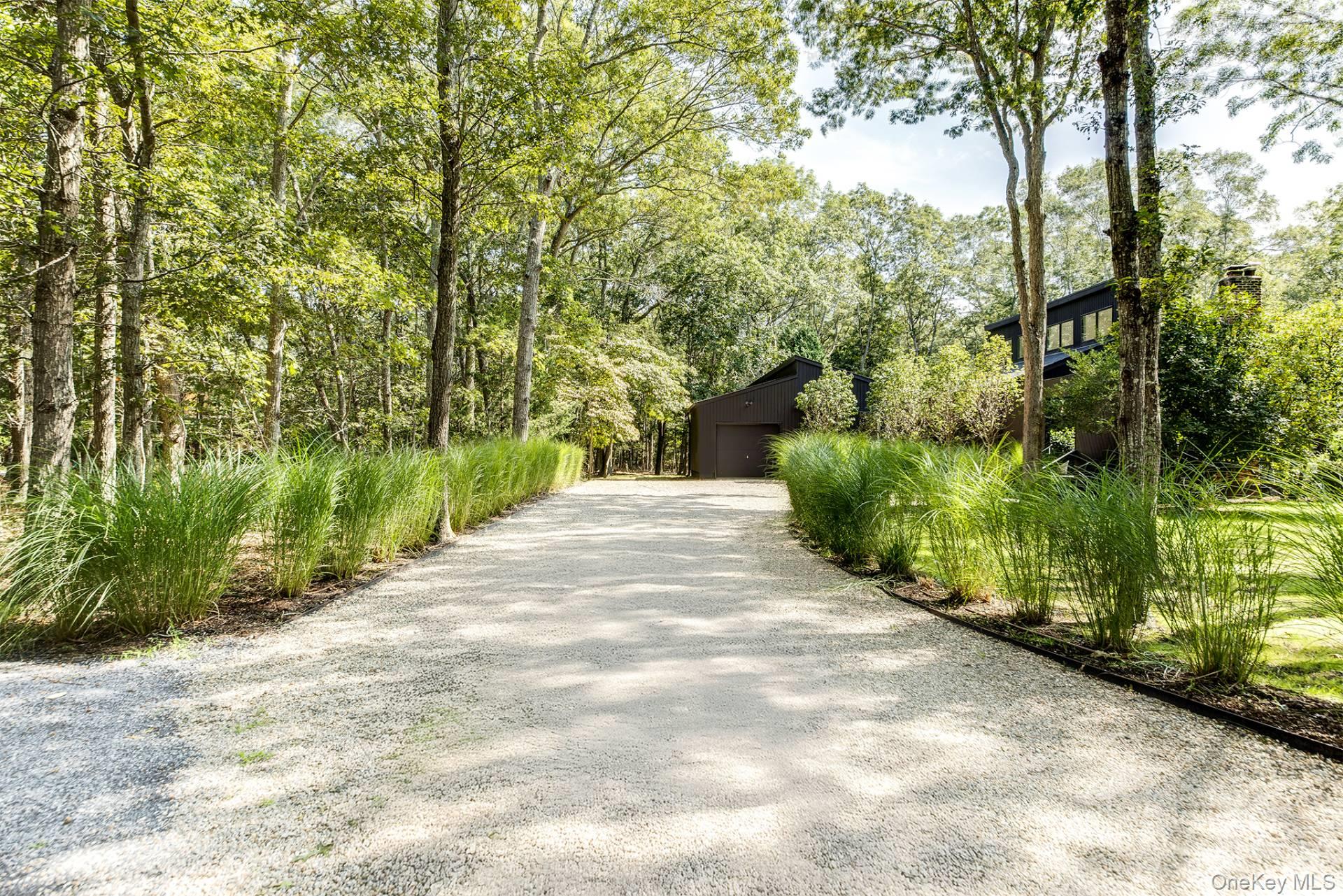 55 Longwoods Lane, East Hampton, NY 11937