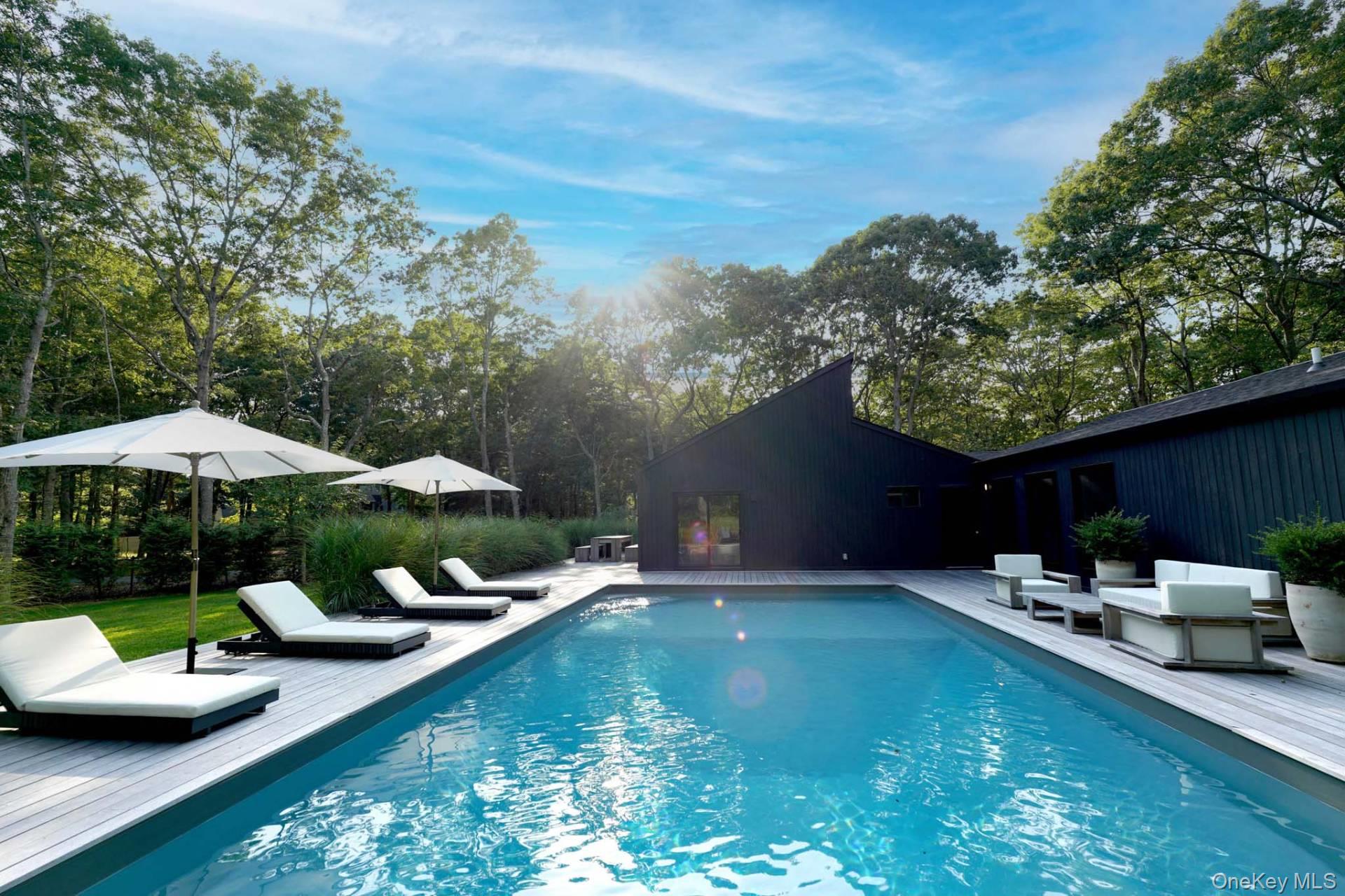 55 Longwoods Lane, East Hampton, NY 11937