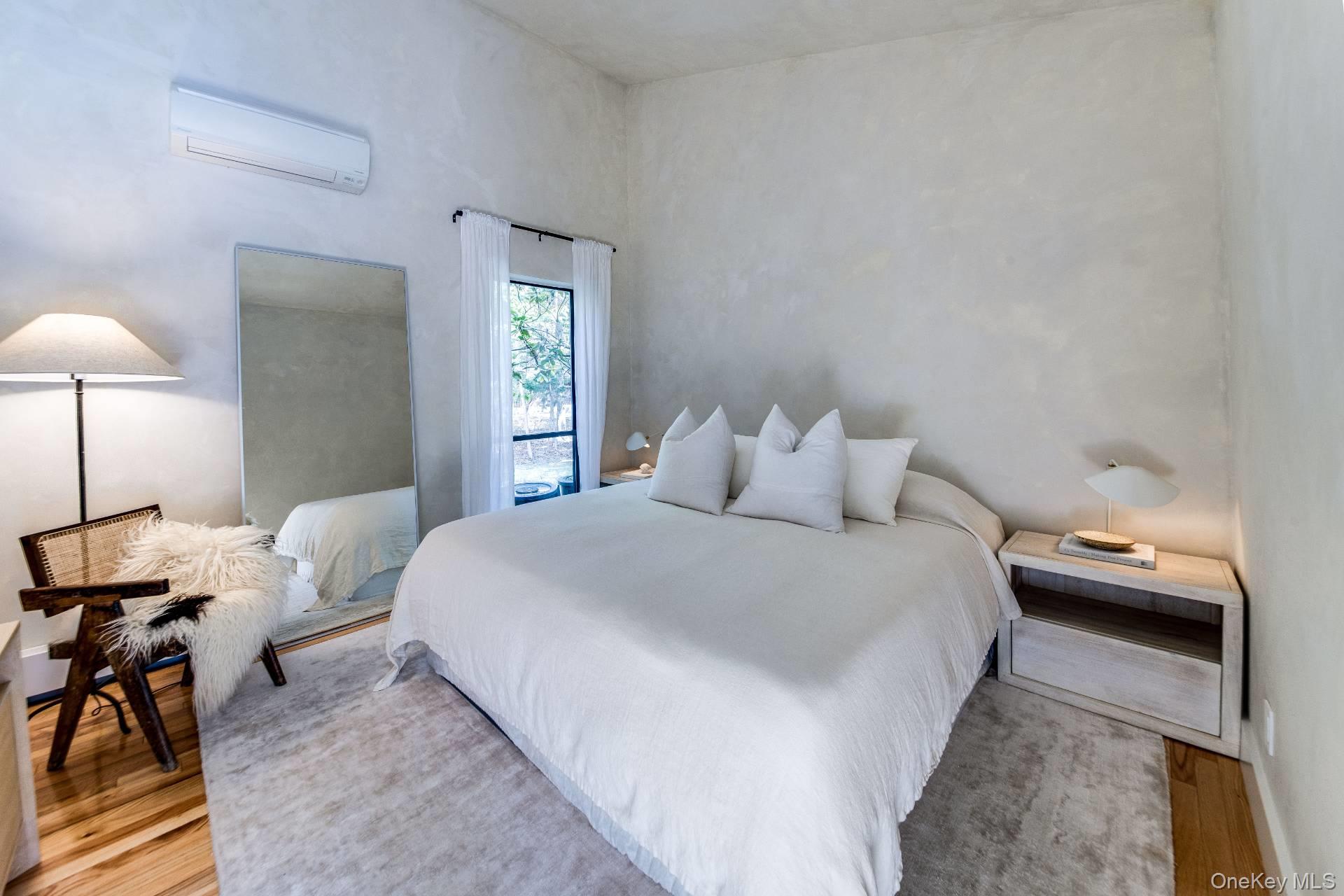 55 Longwoods Lane, East Hampton, NY 11937