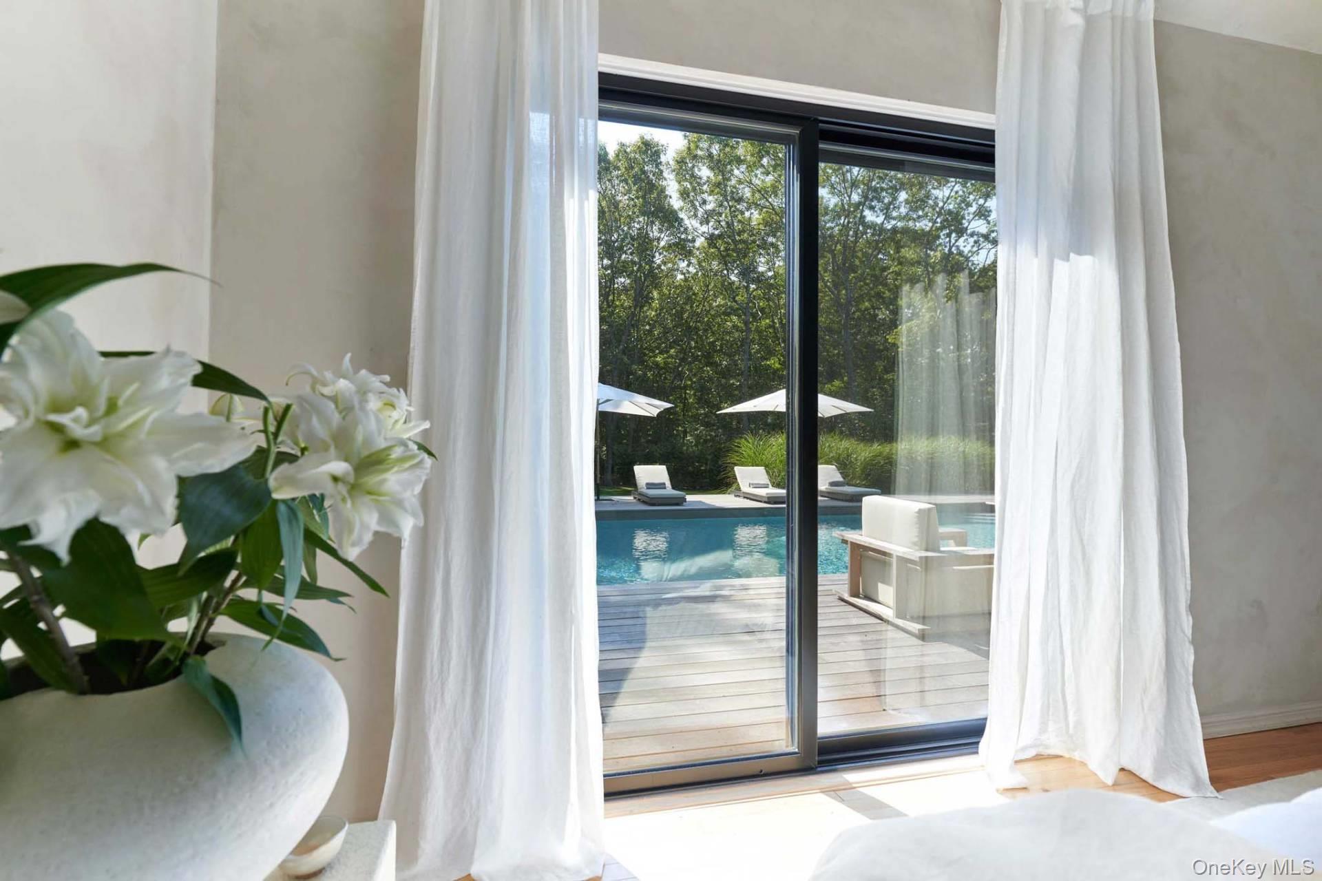 55 Longwoods Lane, East Hampton, NY 11937