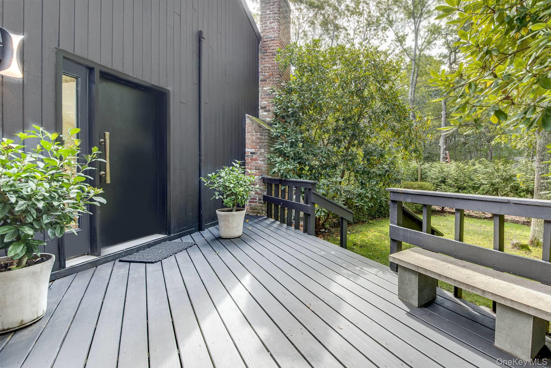 55 Longwoods Lane, East Hampton, NY 11937