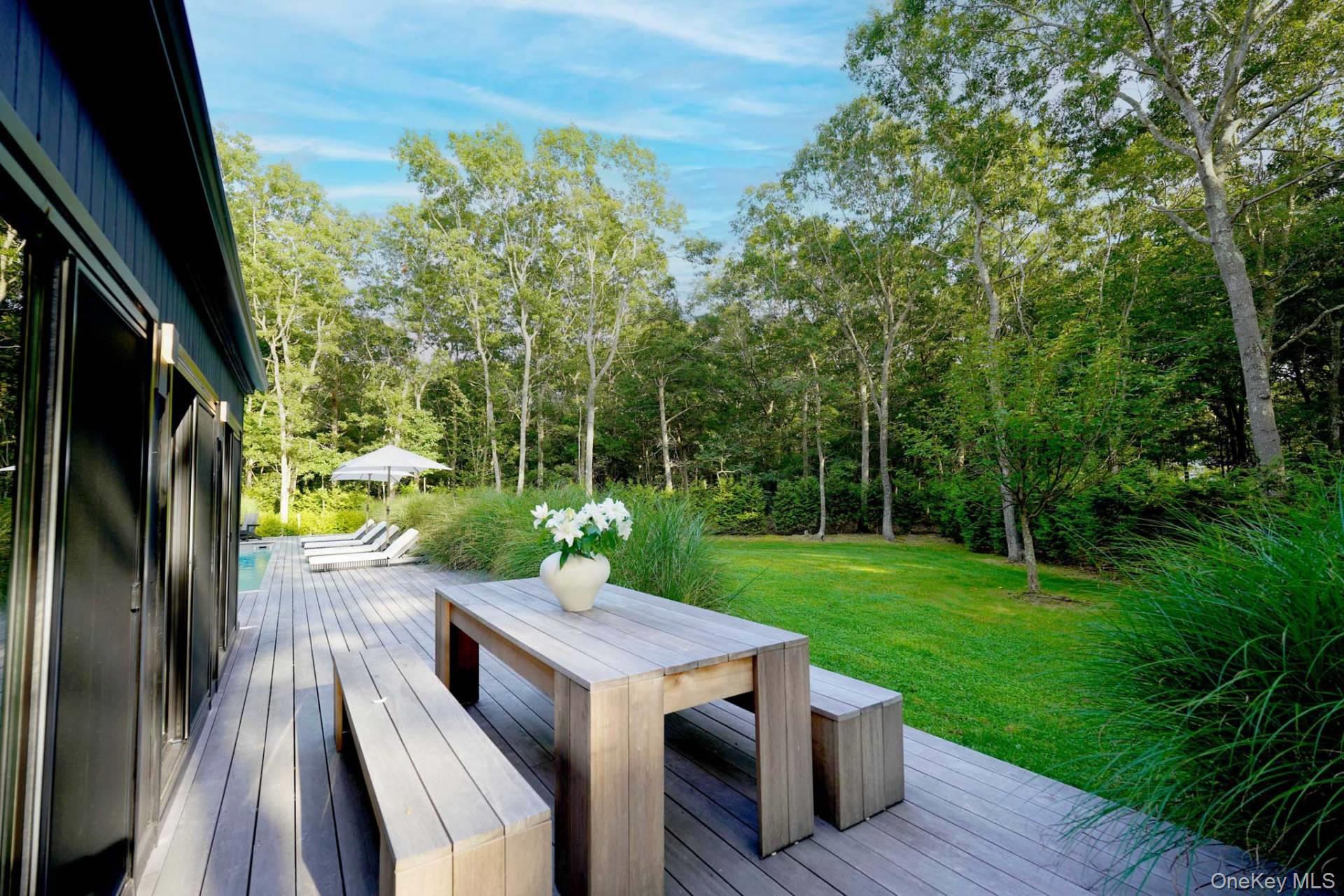 55 Longwoods Lane, East Hampton, NY 11937