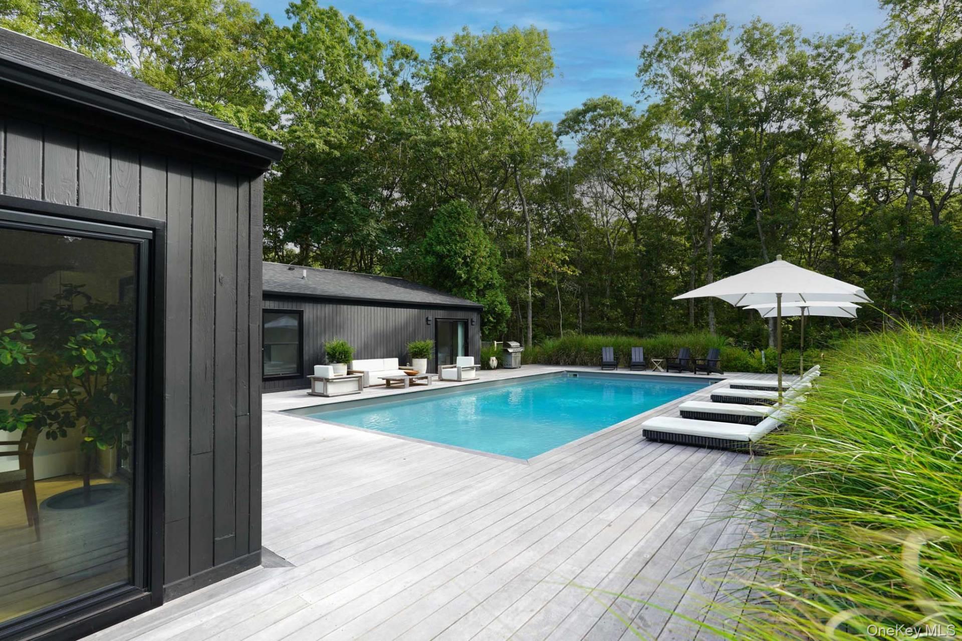 55 Longwoods Lane, East Hampton, NY 11937