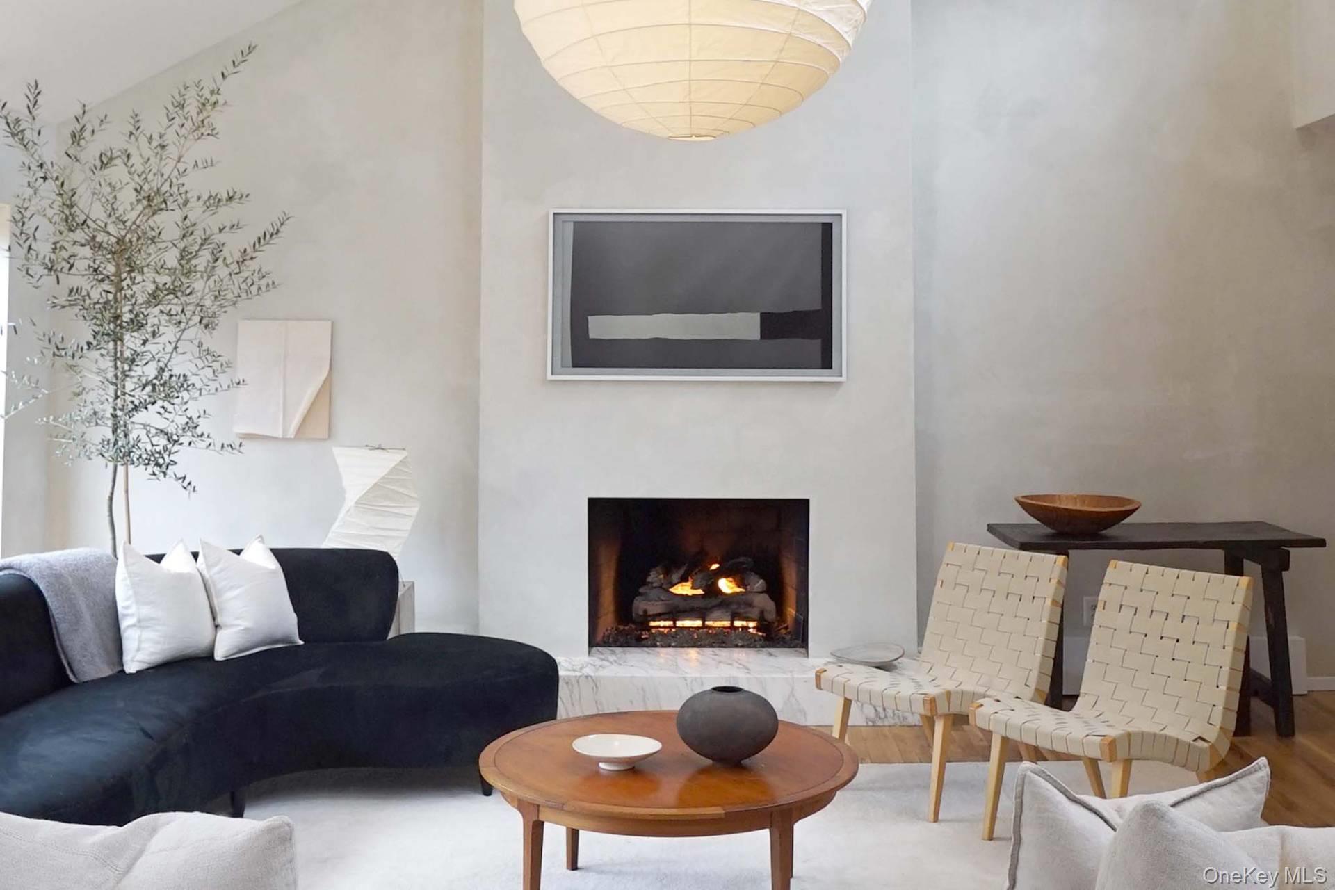 55 Longwoods Lane, East Hampton, NY 11937