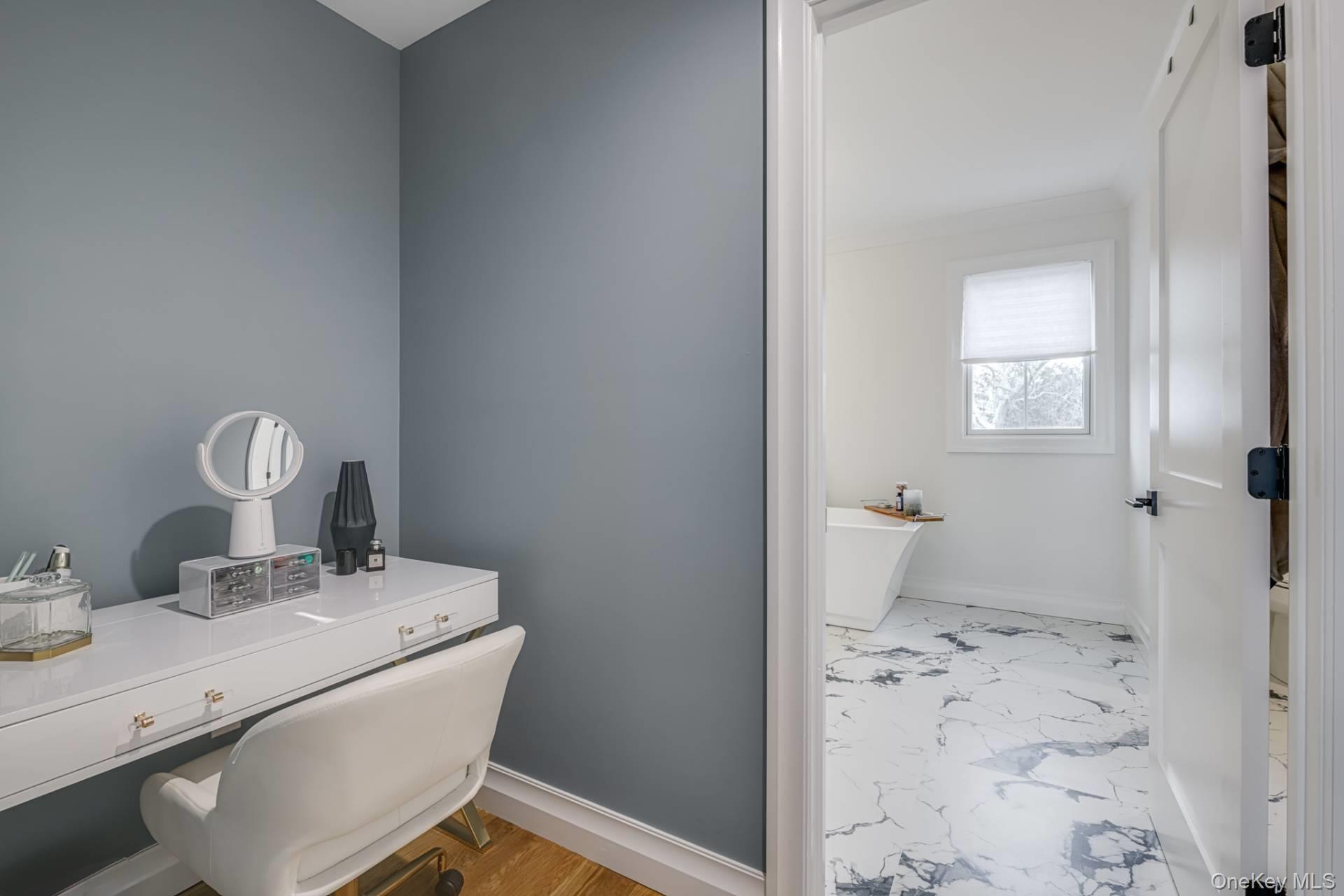 26 Indian Run, East Quogue, NY 11942