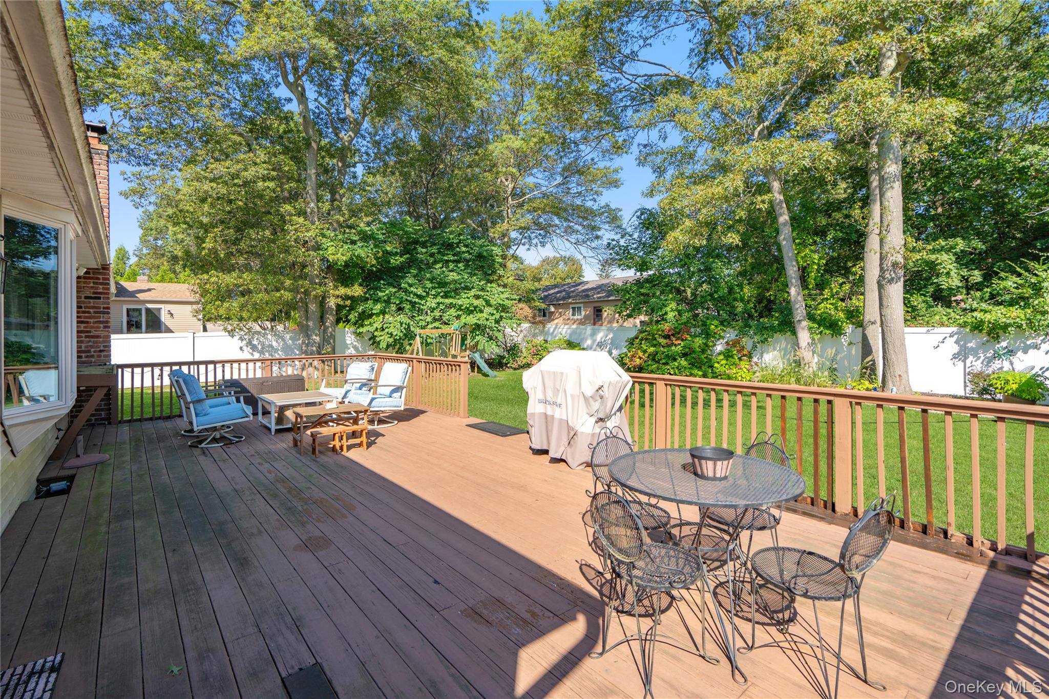 191 Philip Street, Holbrook, NY 11741