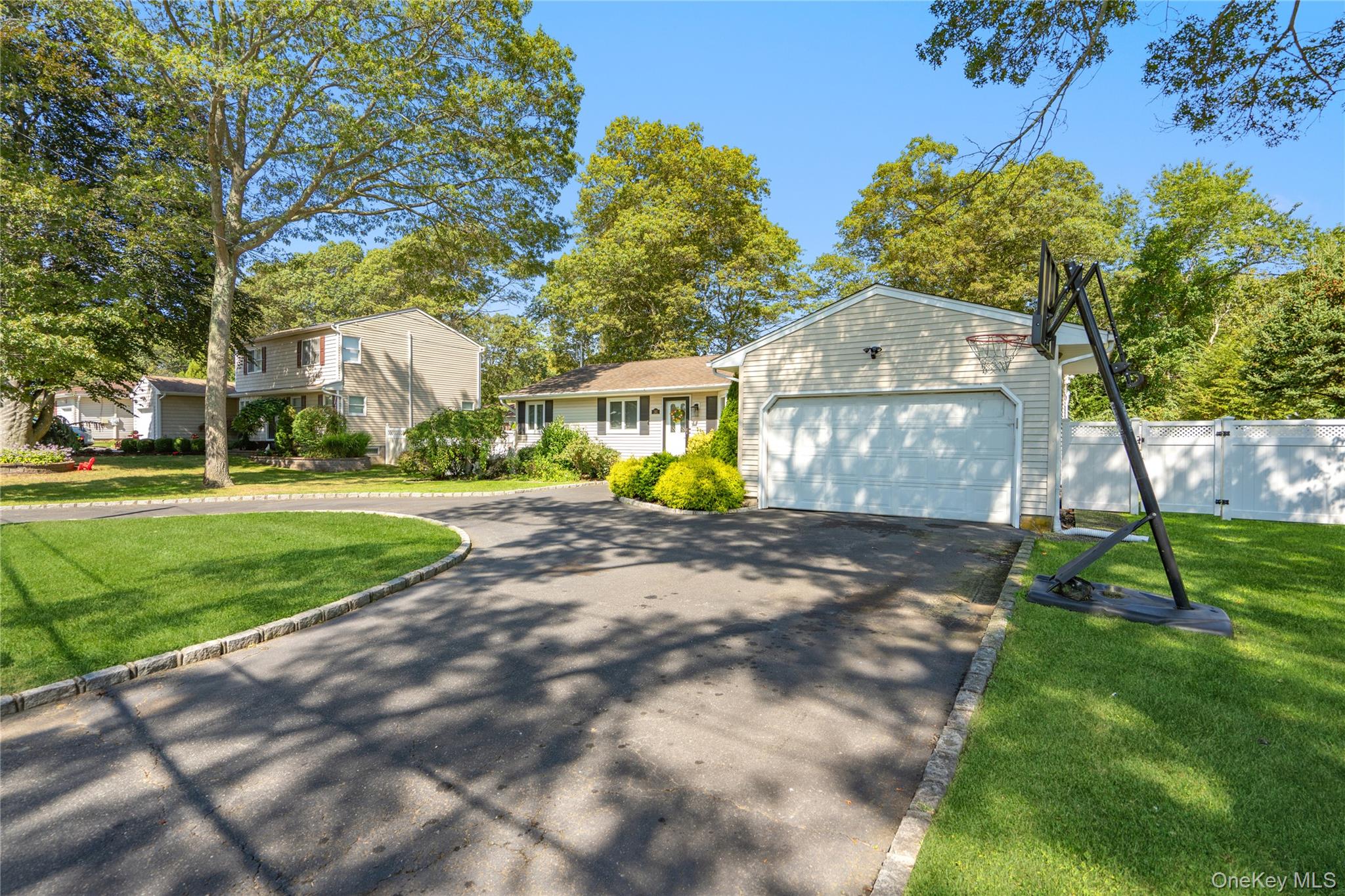 191 Philip Street, Holbrook, NY 11741