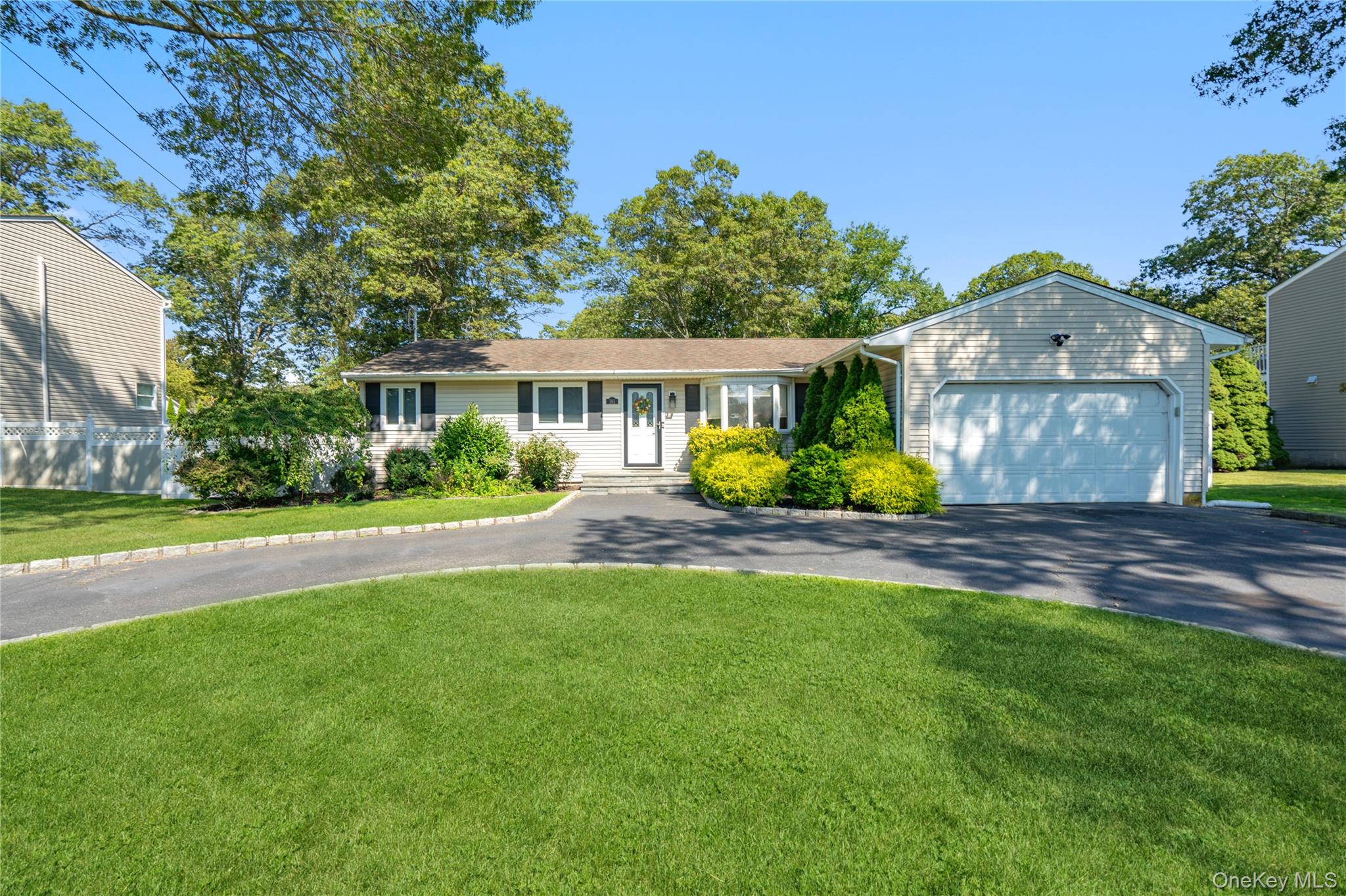 191 Philip Street, Holbrook, NY 11741