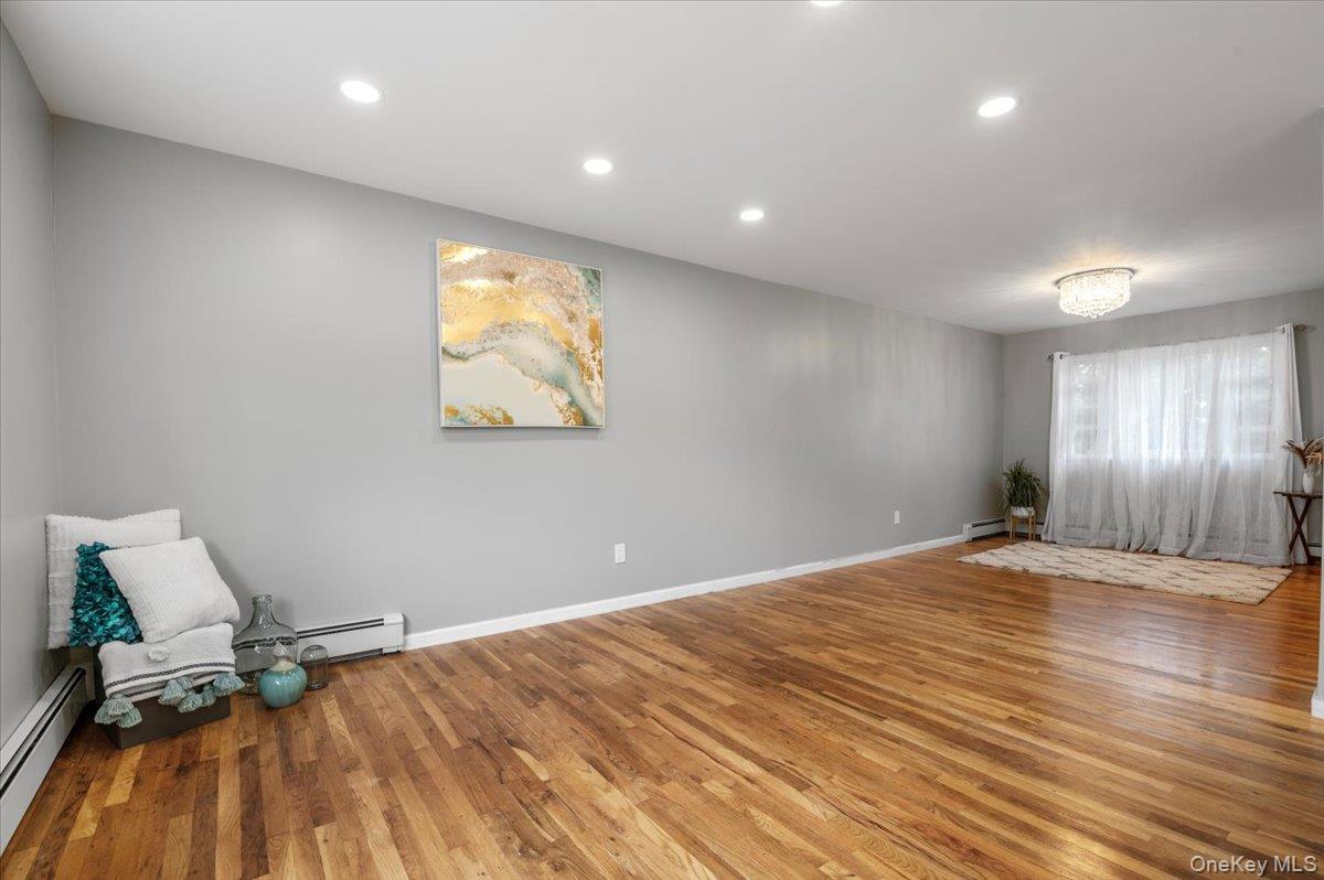 7 Bennett Court, Copiague, NY 11726