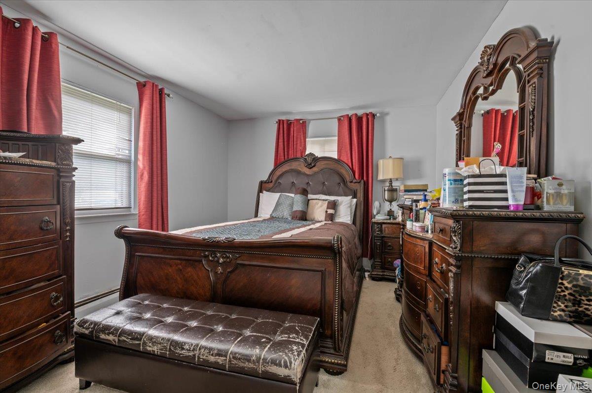 7 Bennett Court, Copiague, NY 11726