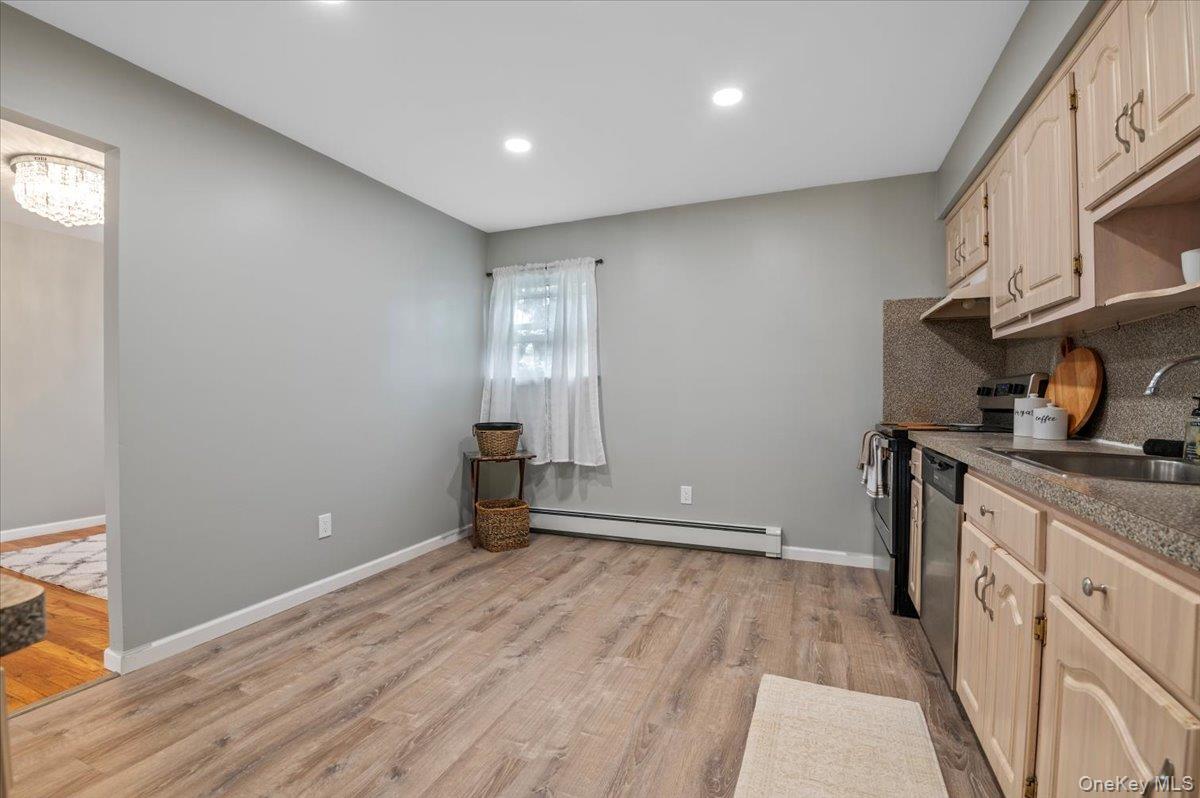 7 Bennett Court, Copiague, NY 11726