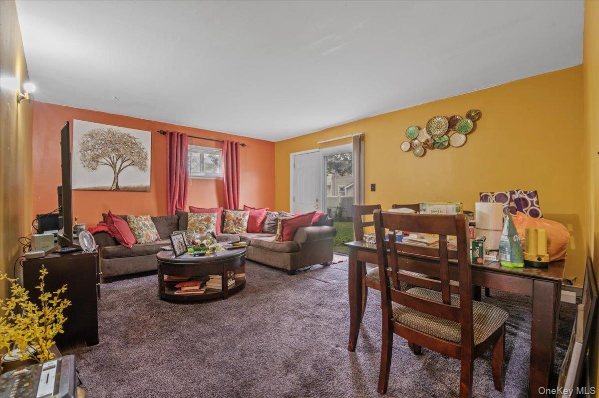 7 Bennett Court, Copiague, NY 11726