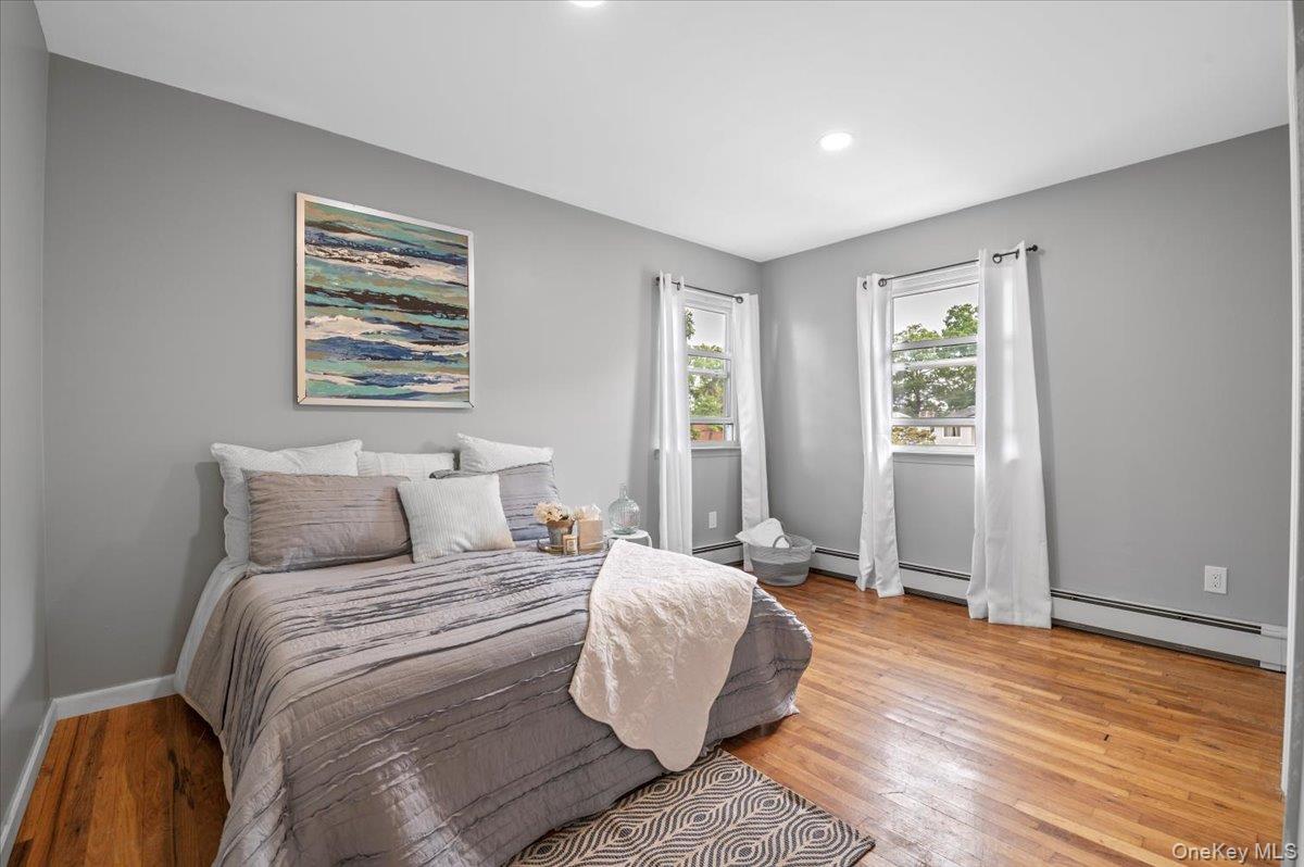 7 Bennett Court, Copiague, NY 11726