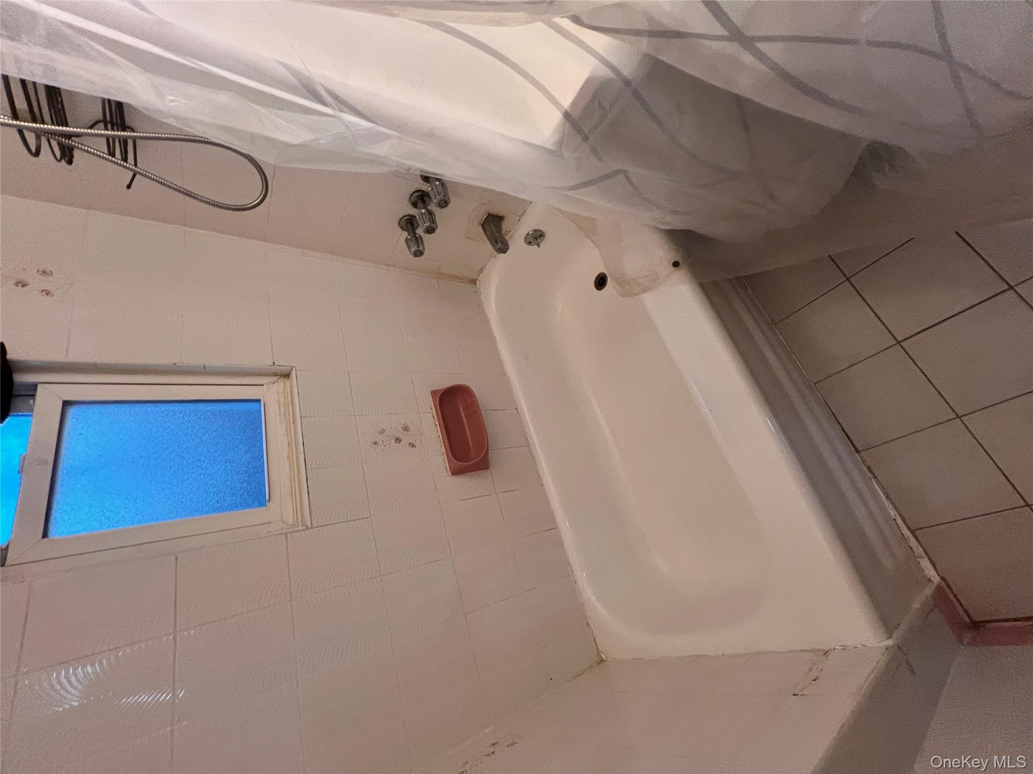 1047 E 217th Street, Bronx, NY 10469