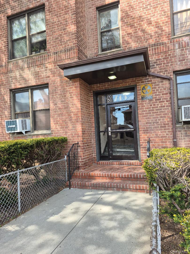 745 E 231st Street # 3F, Bronx, NY 10466