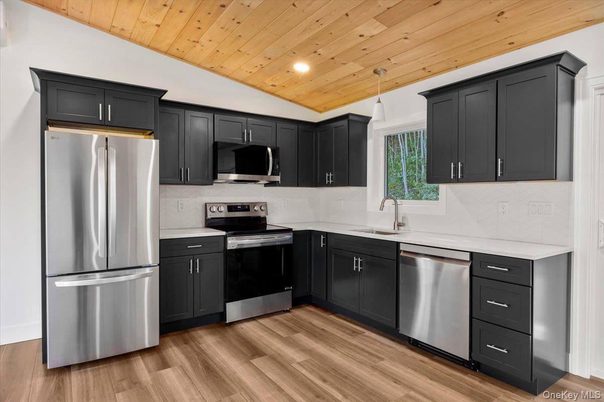 711 Vedder Mountain Road, Catskill, NY 12414