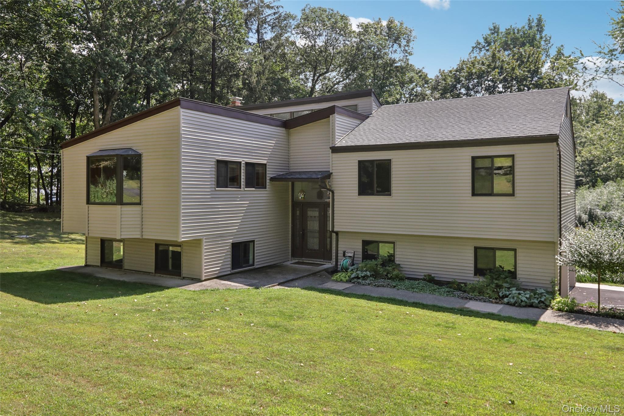 54 Kings Ridge Road, Mahopac, NY 10541