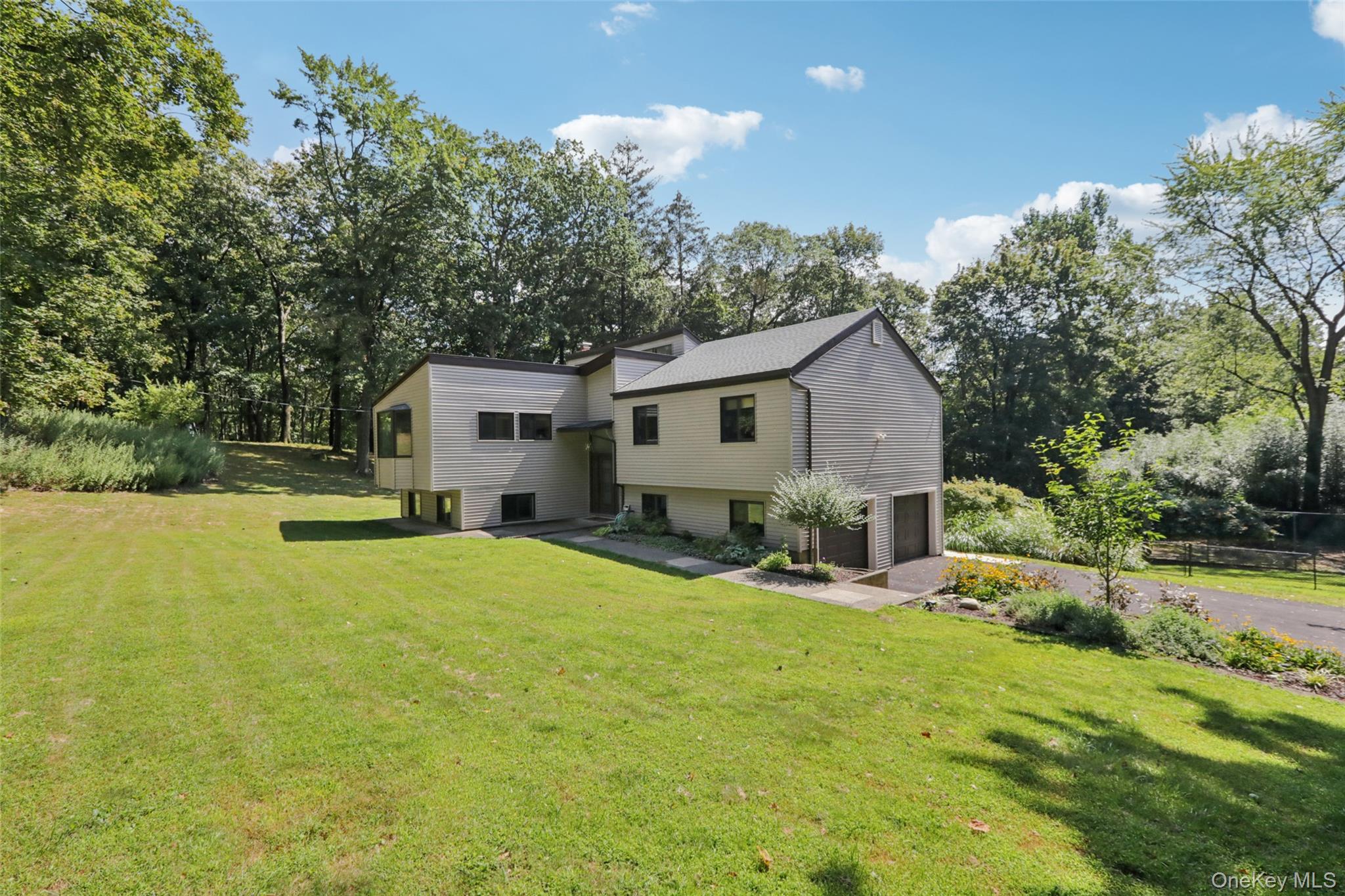54 Kings Ridge Road, Mahopac, NY 10541