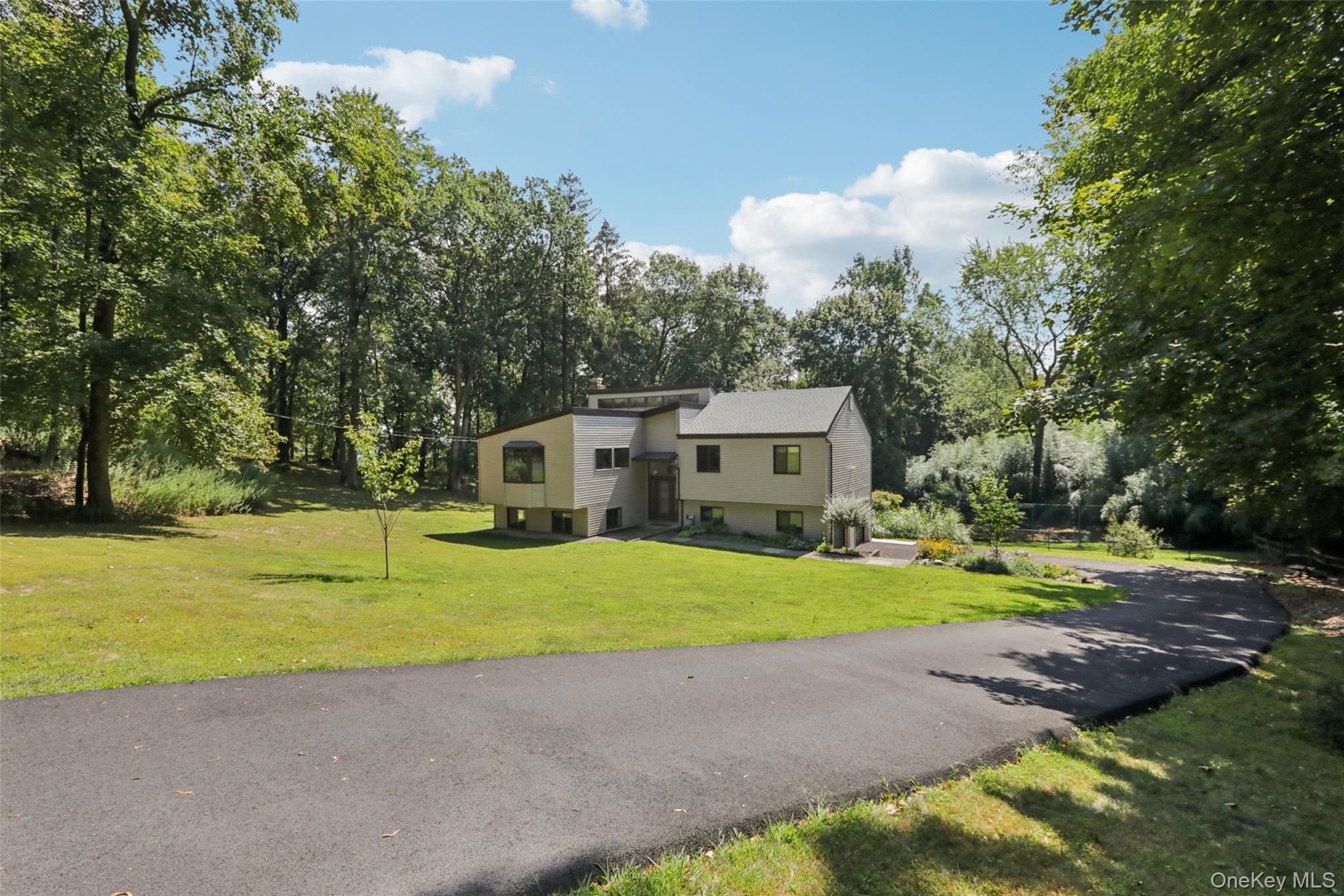 54 Kings Ridge Road, Mahopac, NY 10541