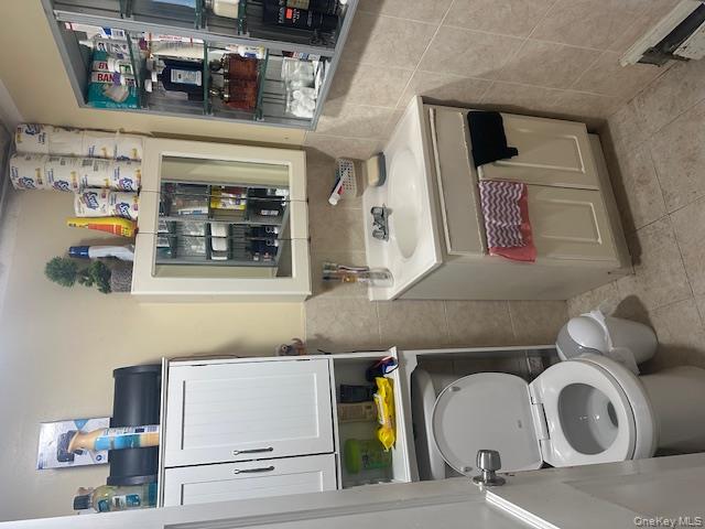 10429 Roosevelt Avenue, Corona, NY 11368