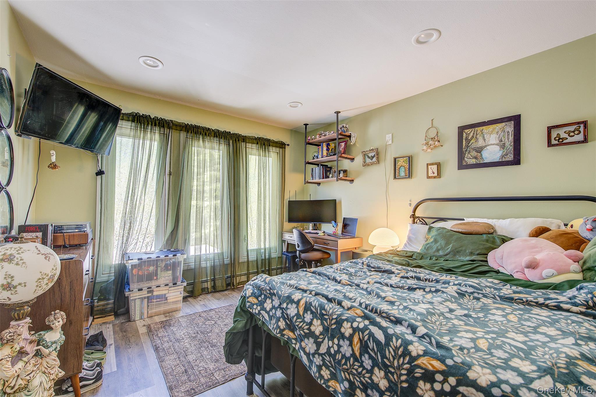 34 Hawthorne Street, Mount Sinai, NY 11766