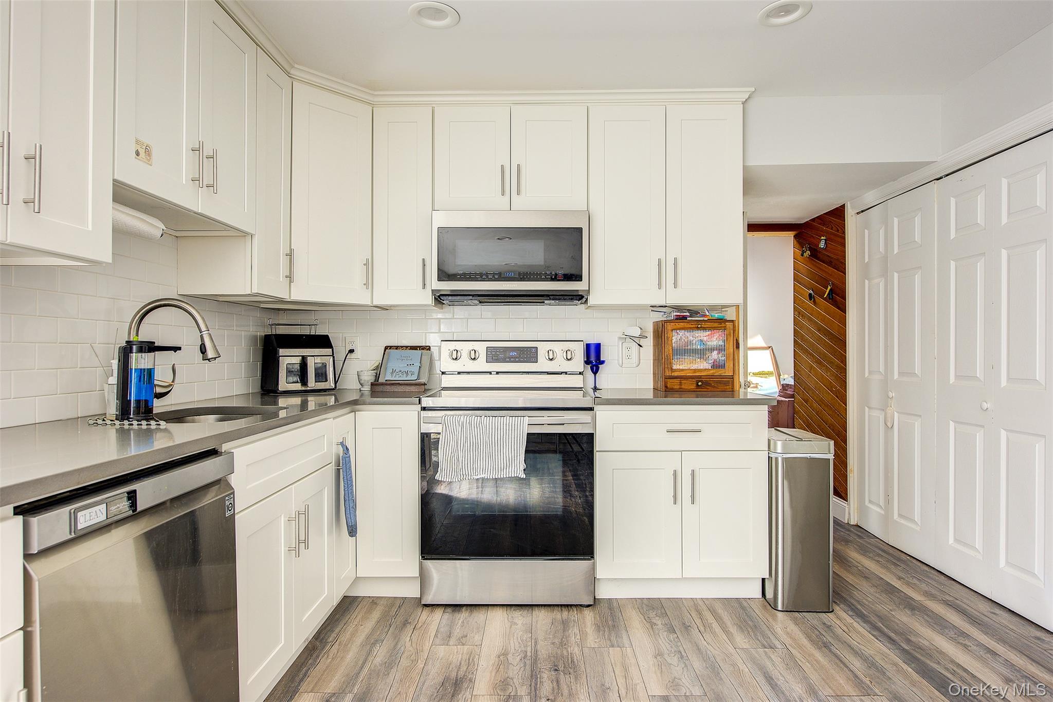 34 Hawthorne Street, Mount Sinai, NY 11766