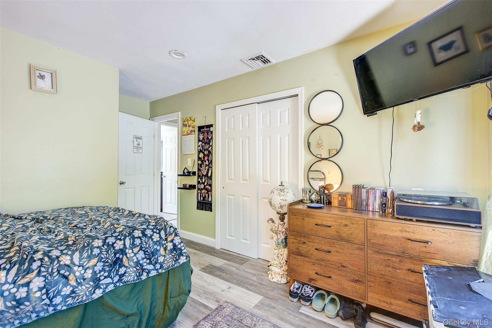 34 Hawthorne Street, Mount Sinai, NY 11766