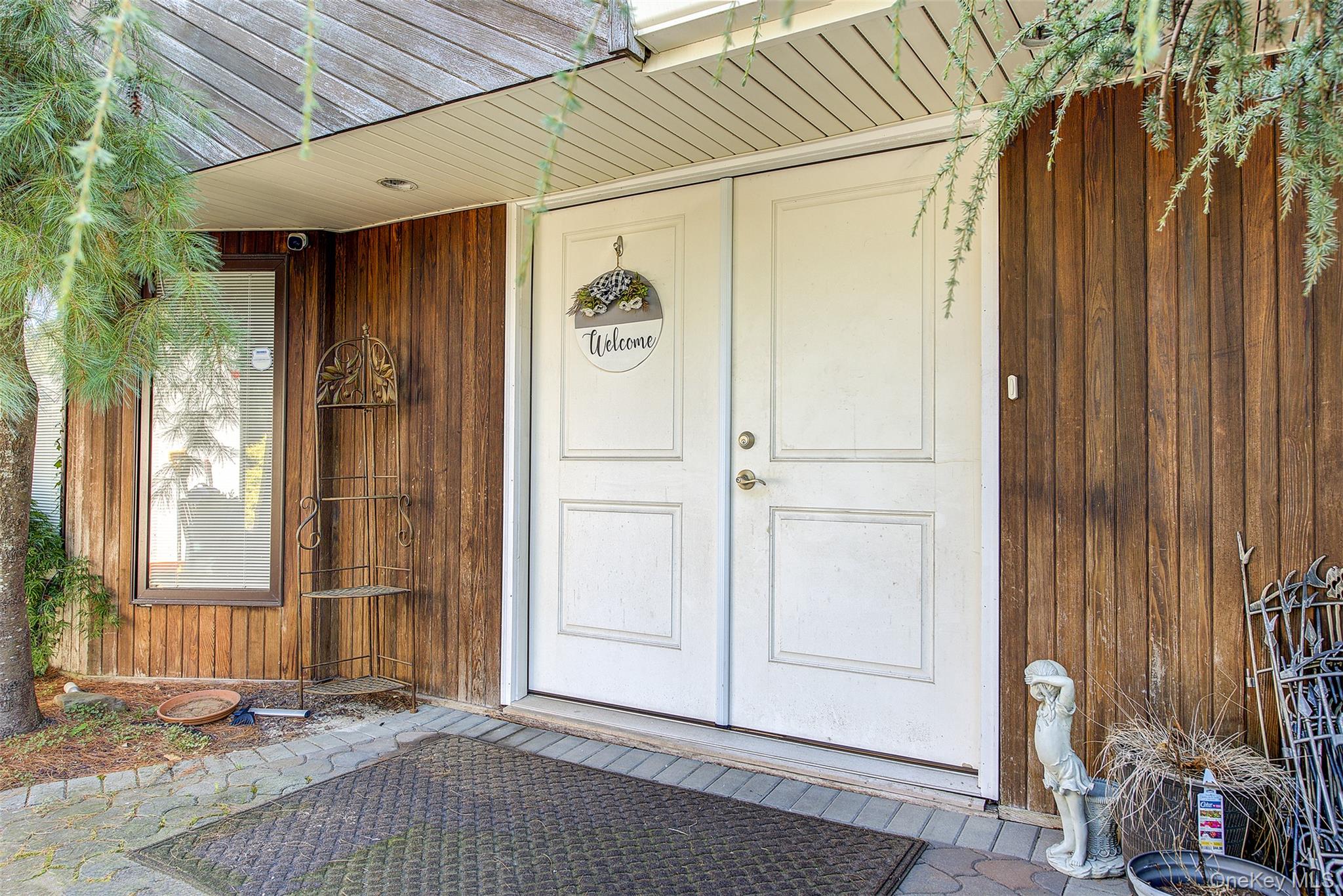 34 Hawthorne Street, Mount Sinai, NY 11766