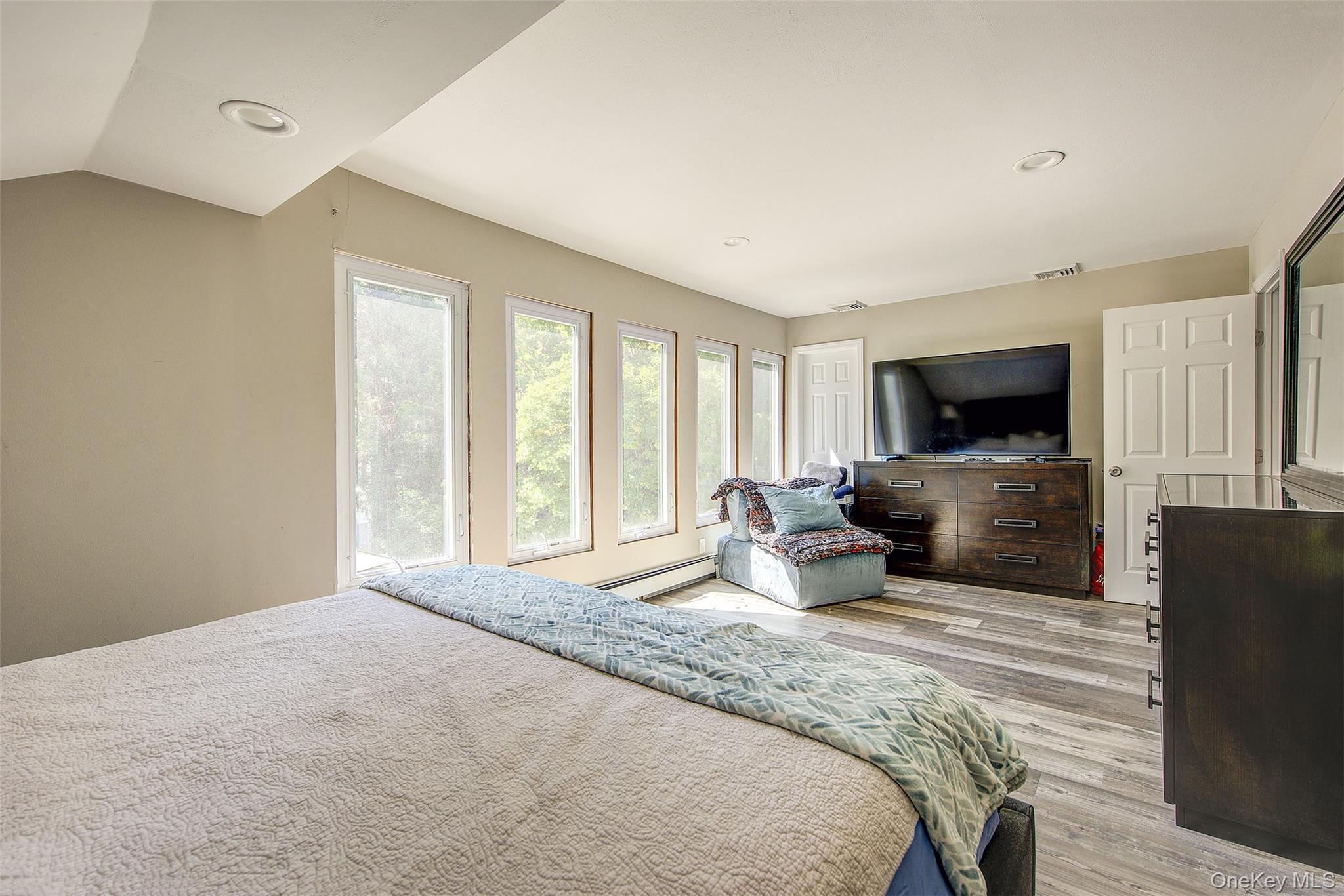 34 Hawthorne Street, Mount Sinai, NY 11766