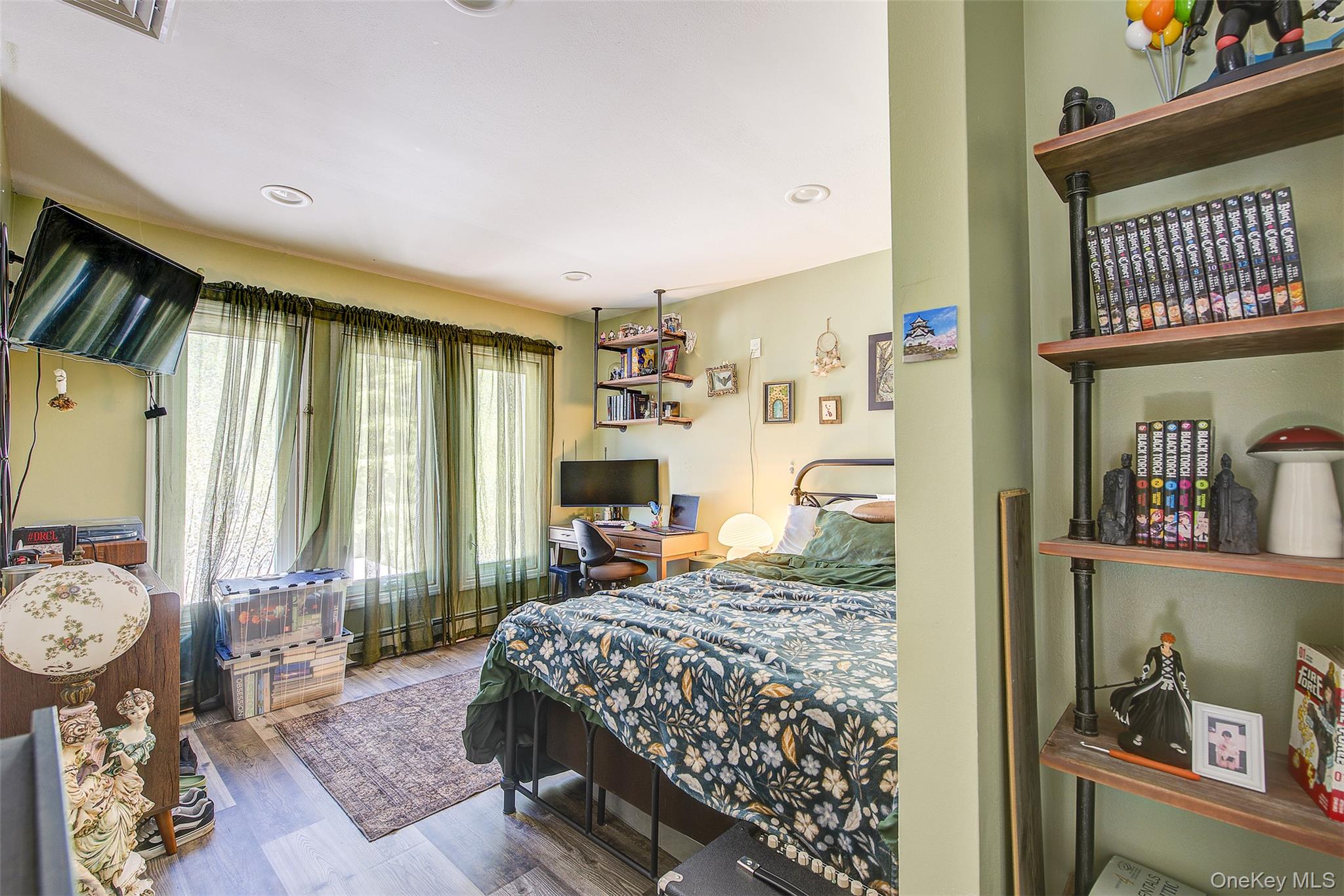 34 Hawthorne Street, Mount Sinai, NY 11766