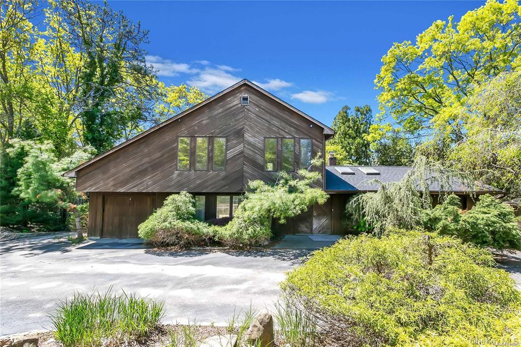 34 Hawthorne Street, Mount Sinai, NY 11766