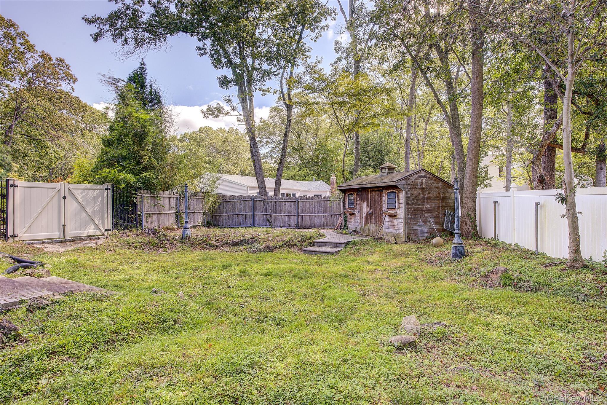 34 Hawthorne Street, Mount Sinai, NY 11766