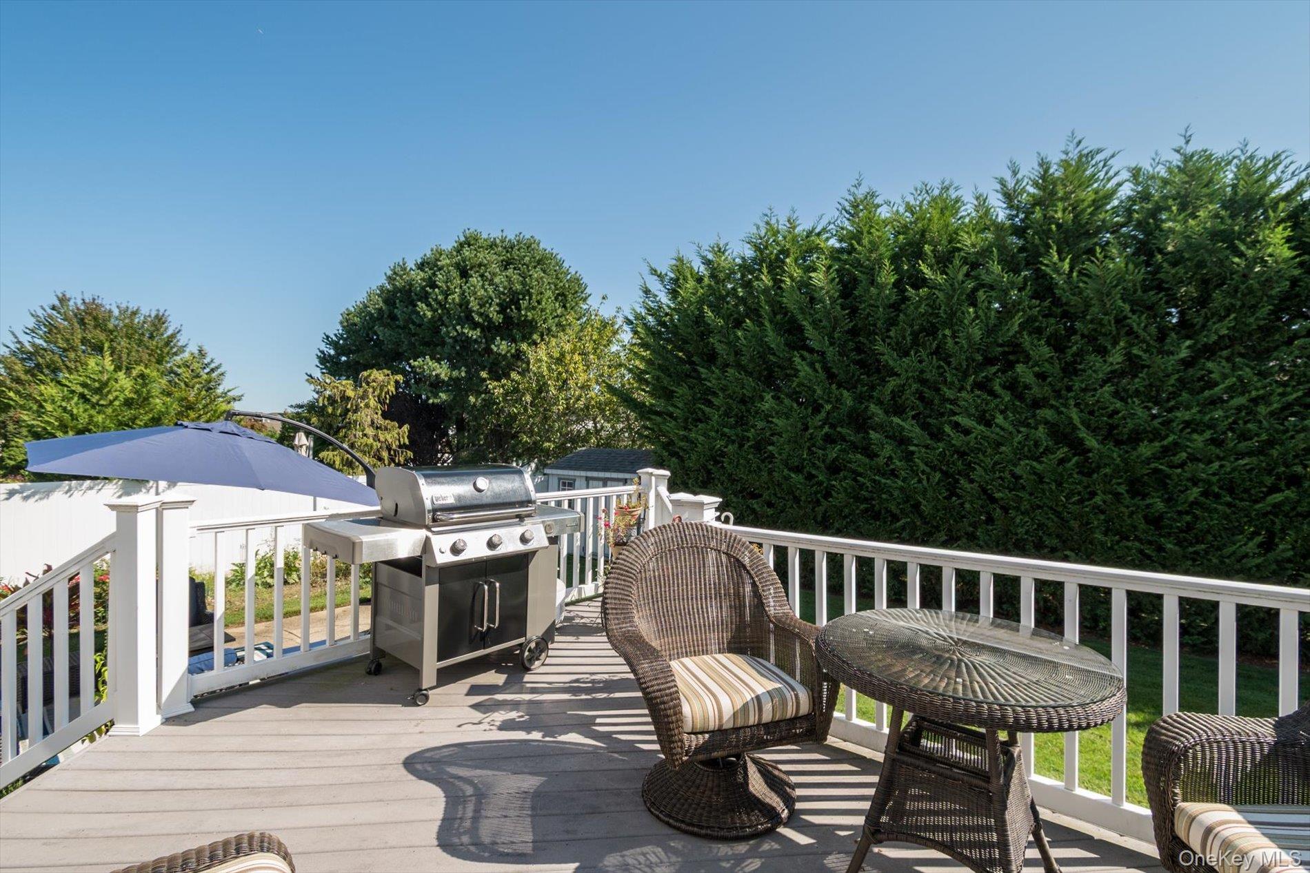 33 W End Avenue, Massapequa, NY 11758